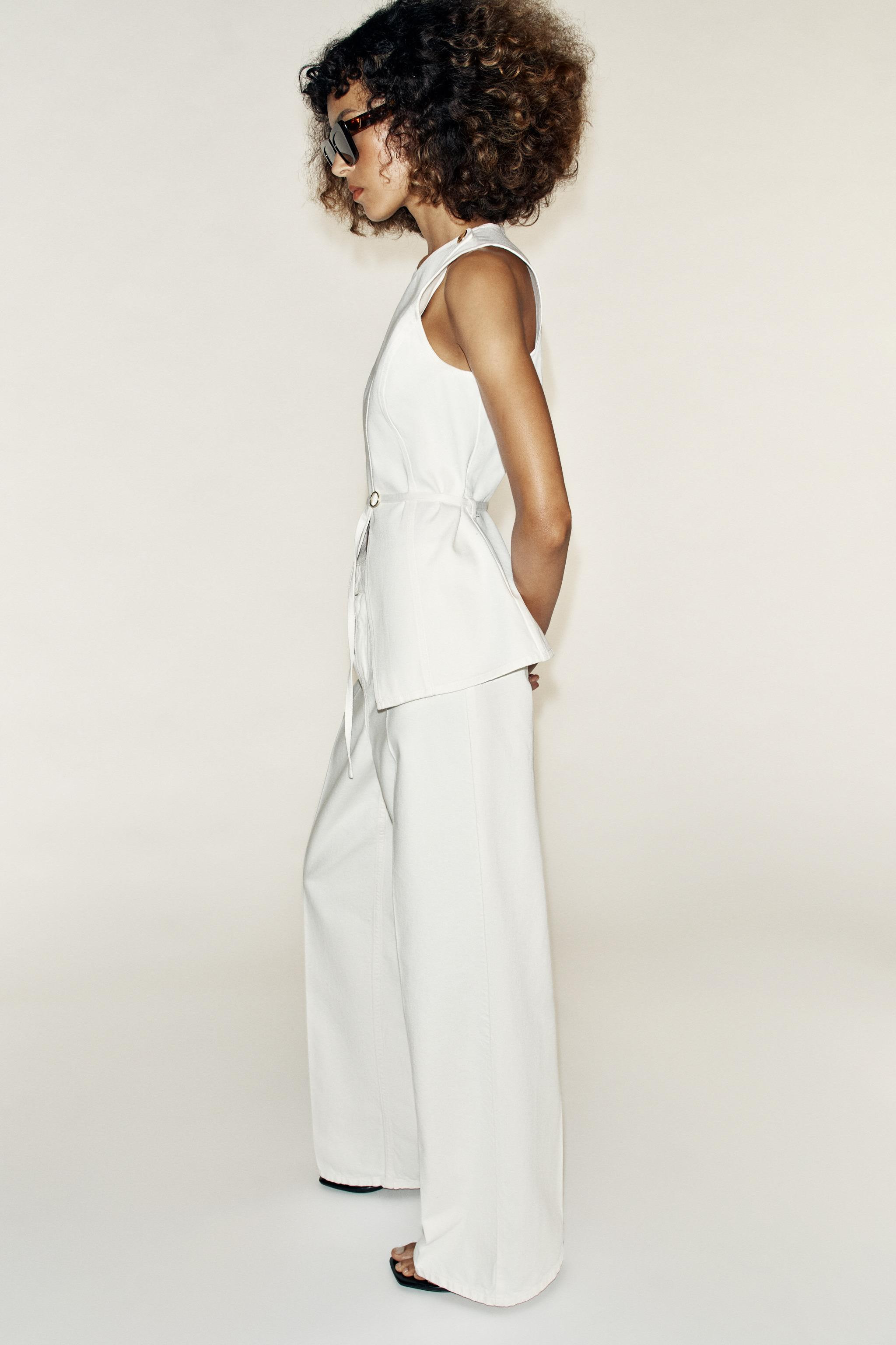 HIGH-WAIST - STRAIGHTHigh-waist jeans with faux front and back pockets. Straight leg. Front zip, ... | Zara UK