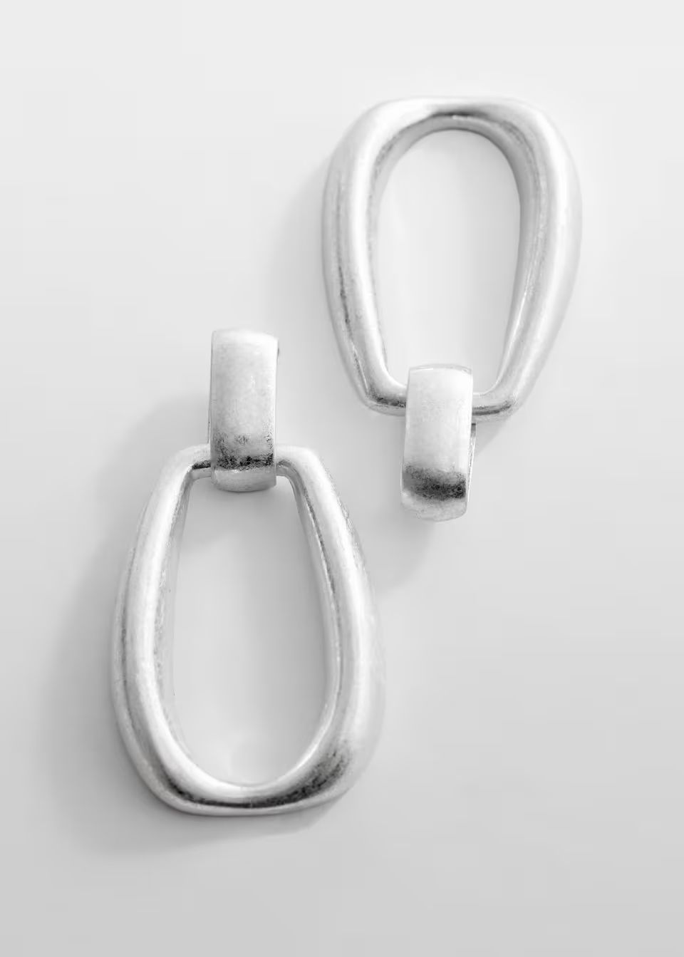 Oval hoop earrings -  Women | Mango United Kingdom | MANGO (UK)