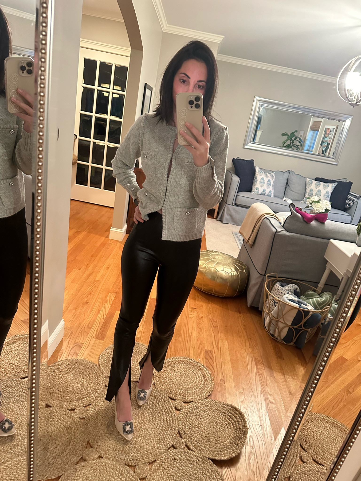 Xxs in sweater 
Small regular in pants- use code: cocoxspanx 

#LTKbeauty #LTKstyletip #LTKHolidaySale