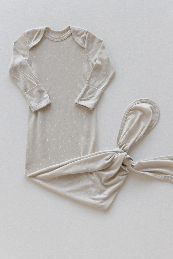 SLEEP GOWN - Oat Dot | Solly Baby