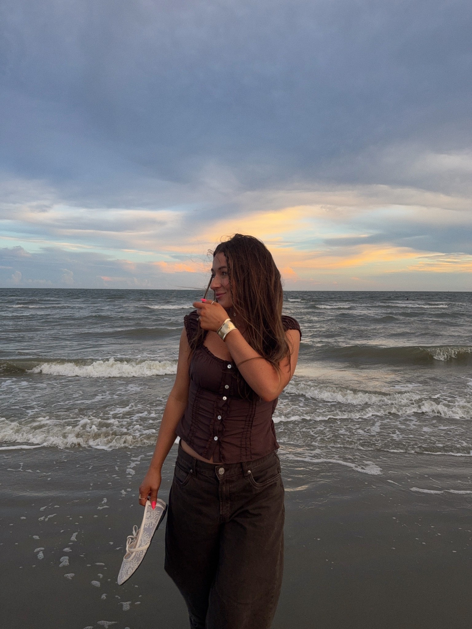 small top 
size 3 jeans 
true to size shoes 