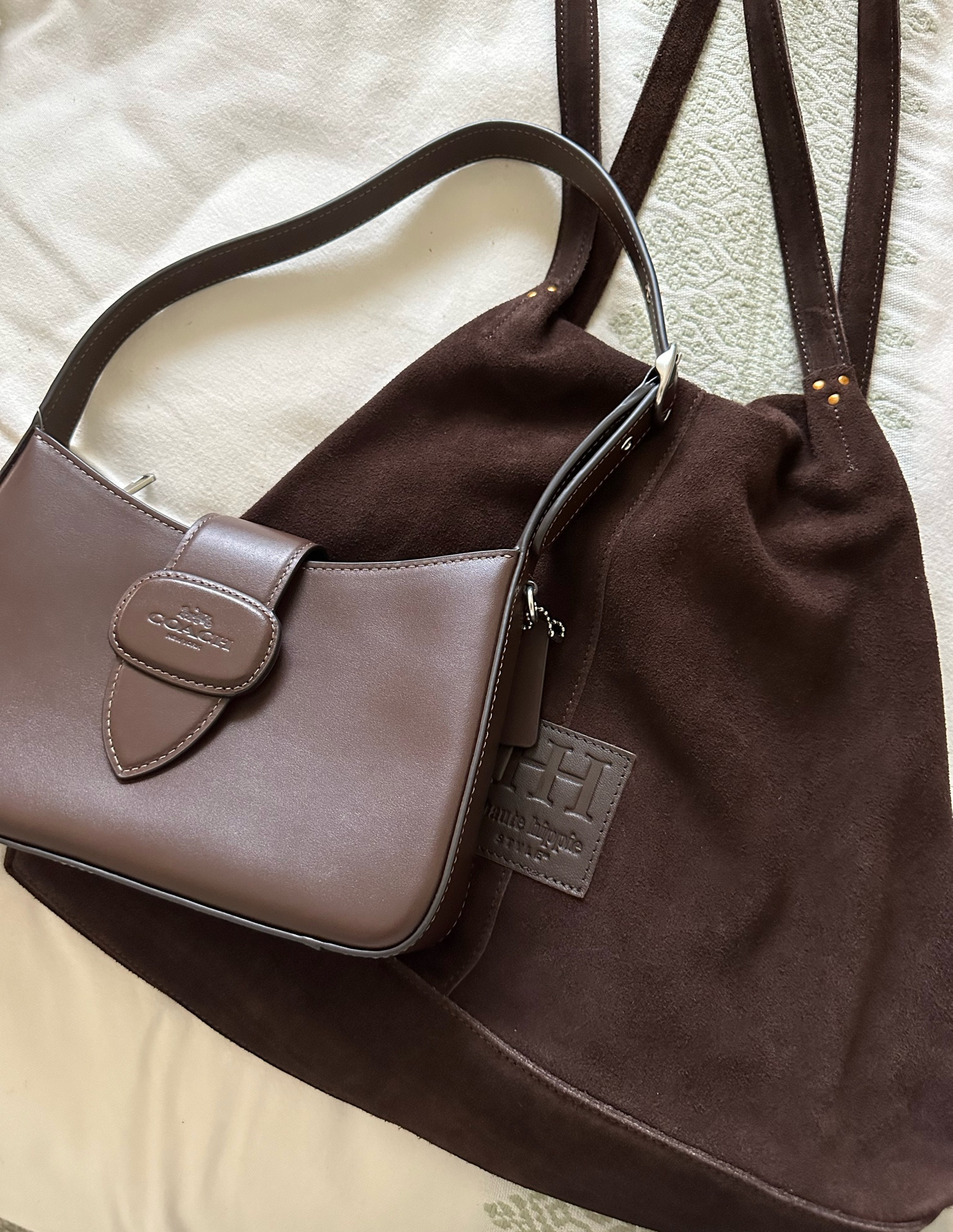 Brown bag, leather bag, shoulder bag, coach bag, affordable purse

#LTKSeasonal #LTKItBag #LTKFindsUnder100