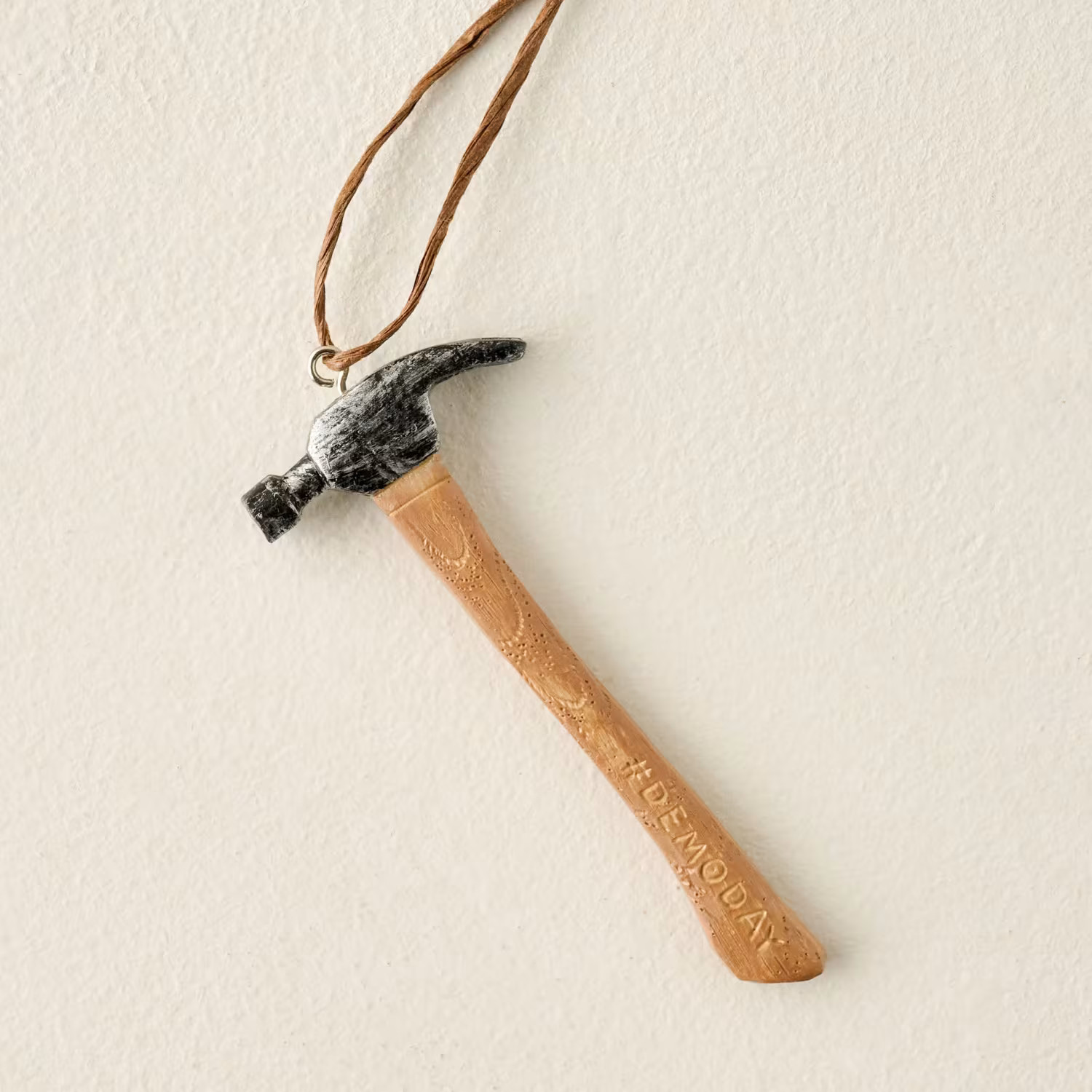 #DEMODAY Hammer Ornament | Magnolia