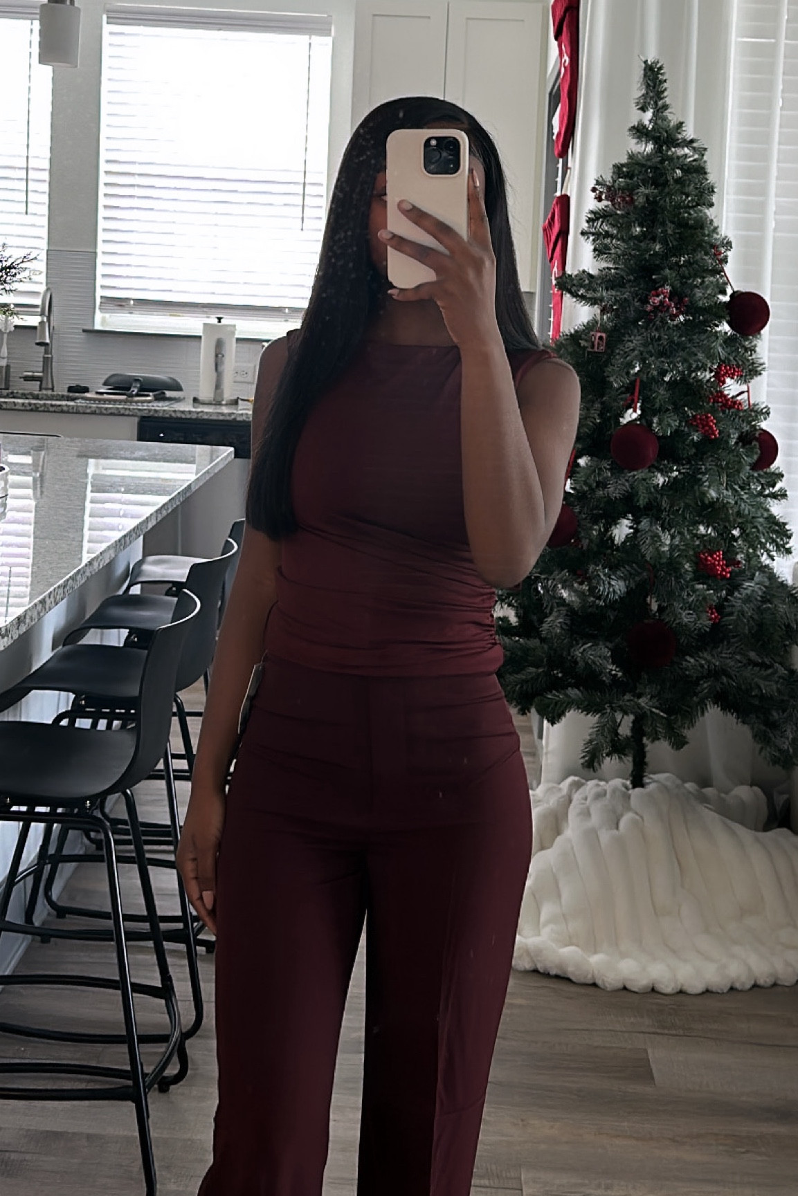 A burgundy moment 🍒 
•
•
#hm #hmhaul #hmfinds