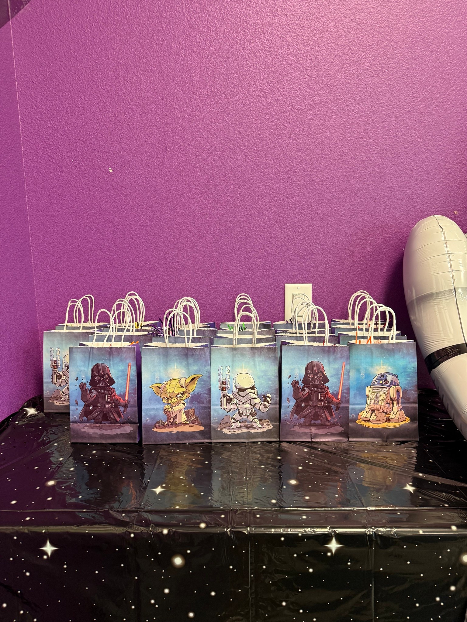 Star Wars Party Favor Bags for Star Wars Birthday Party 

5th Birthday Party 
Kids Birthday Party 
Star Wars Lovers 
Gift Bags 
Little Boy Birthday Partyy

#LTKFindsUnder50 #LTKParties #LTKKids