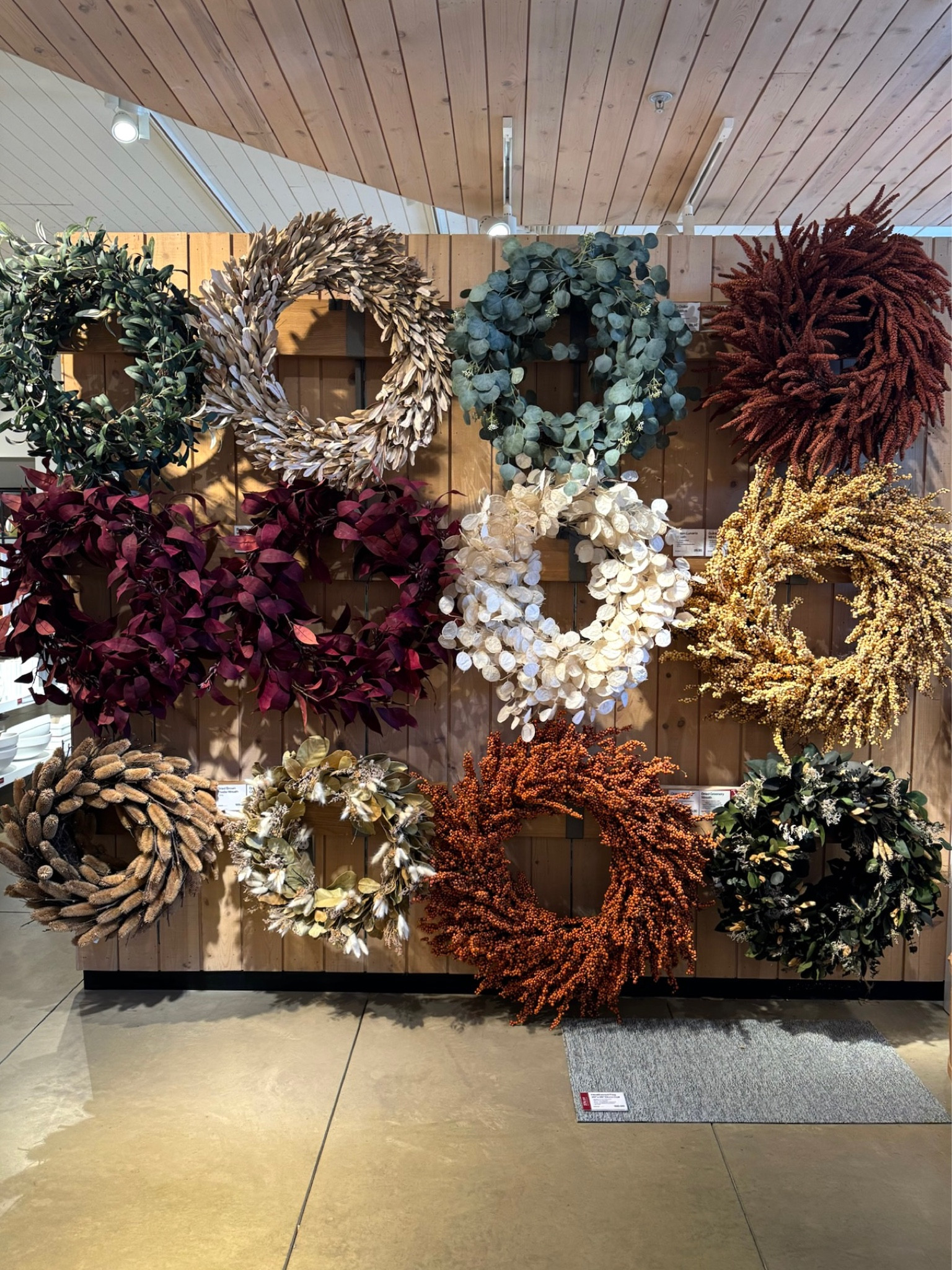 Crate & Barrel Fall Home 

Home decor, home finds, fall home, wreaths, front door, front porch, neutral home

#LTKSeasonal #LTKHome #LTKSaleAlert