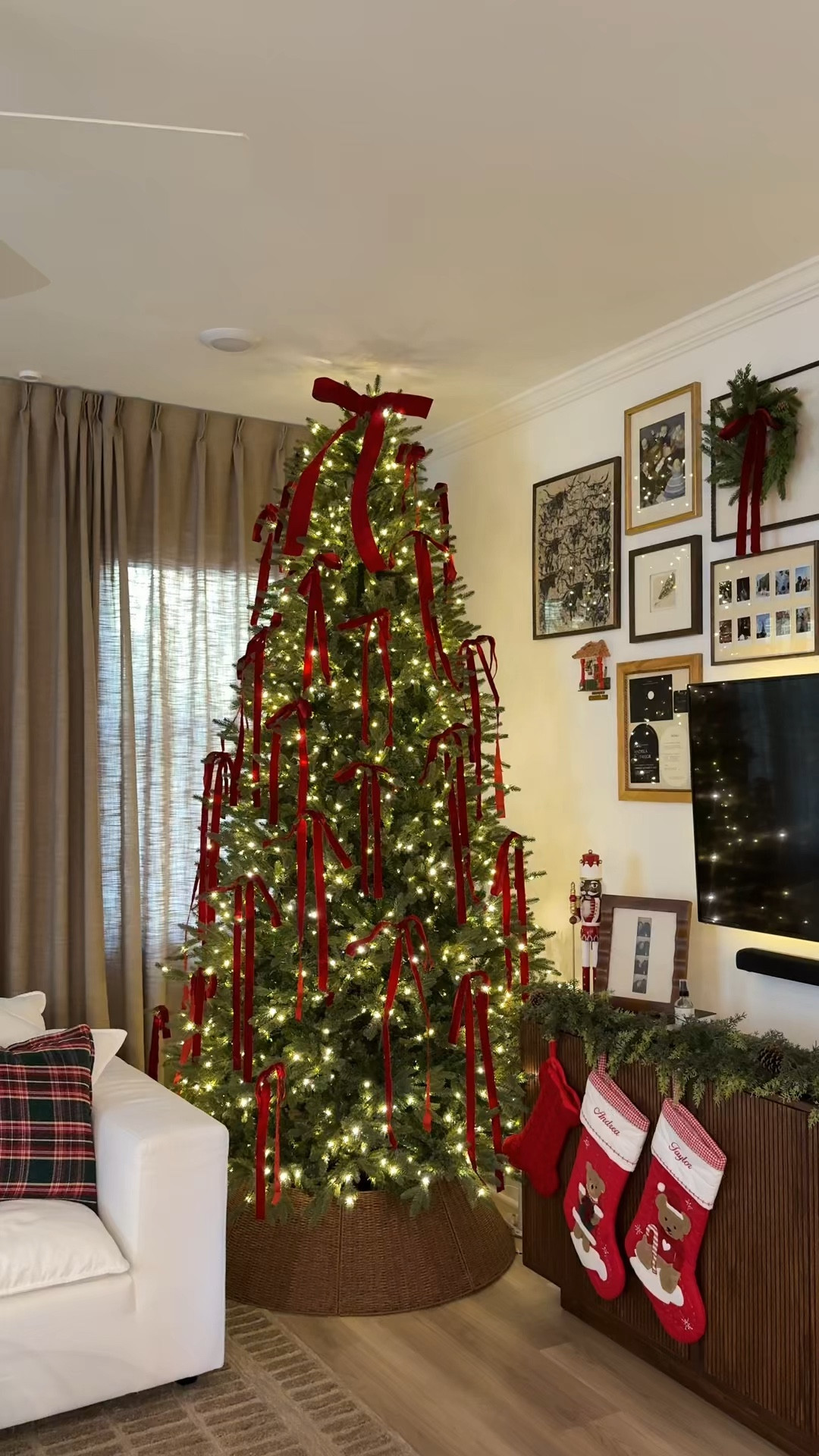 Cozy Christmas Decor 🎄♥️

#LTKHoliday #LTKHome