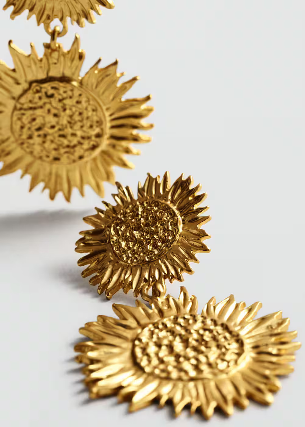 Flower pendant earrings -  Women | Mango United Kingdom | MANGO (UK)