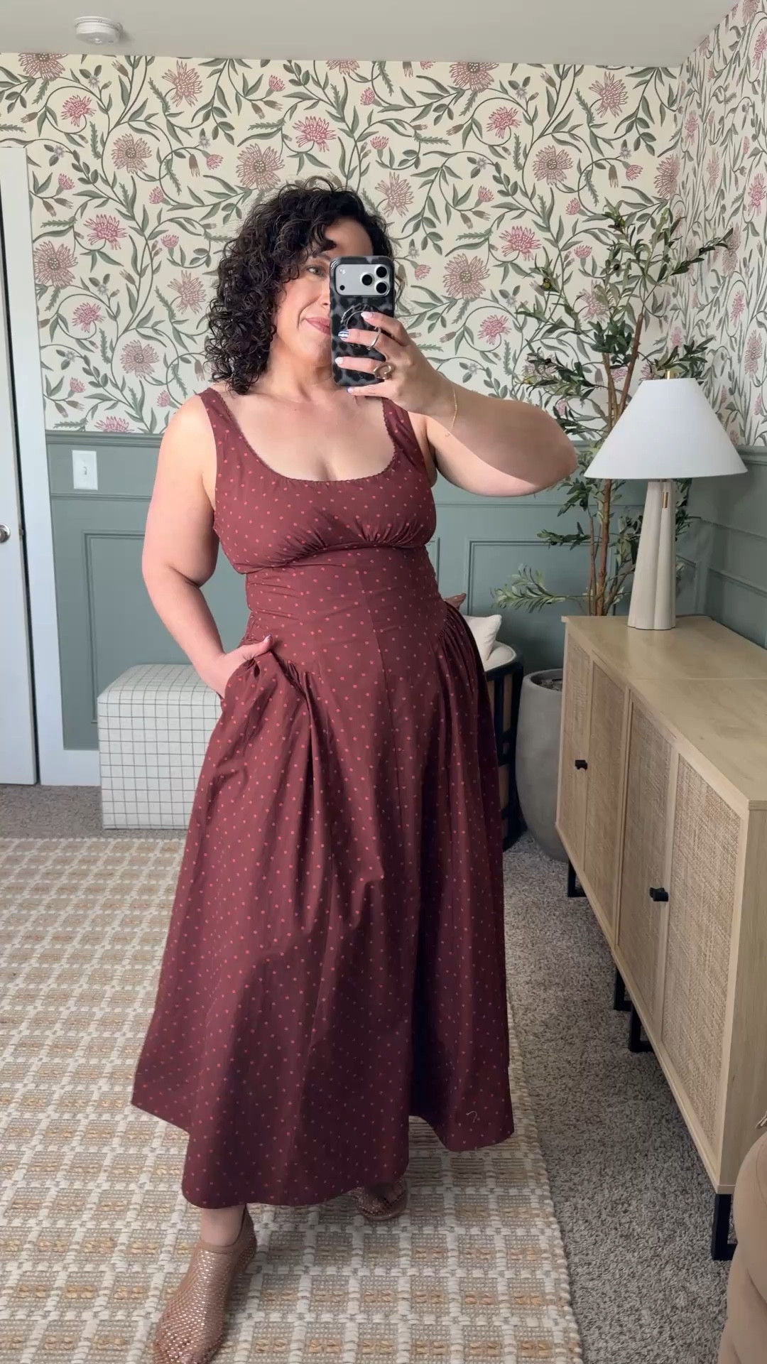 @abercrombie dresses for midsize moms! amandareederblog is wearing size large 

#LTKMidsize #LTKootd #LTKvlog