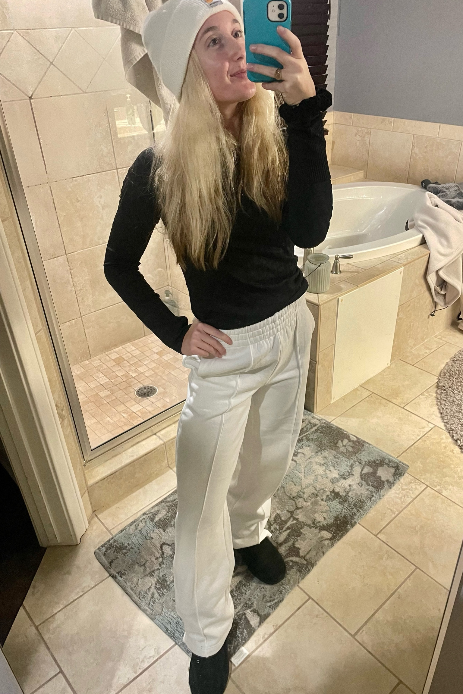 White carhart beanie 
Lululemon long sleeve: size 4
White sweats: size s
Black ankle uggs: size 7

#LTKsalealert #LTKSeasonal #LTKfit