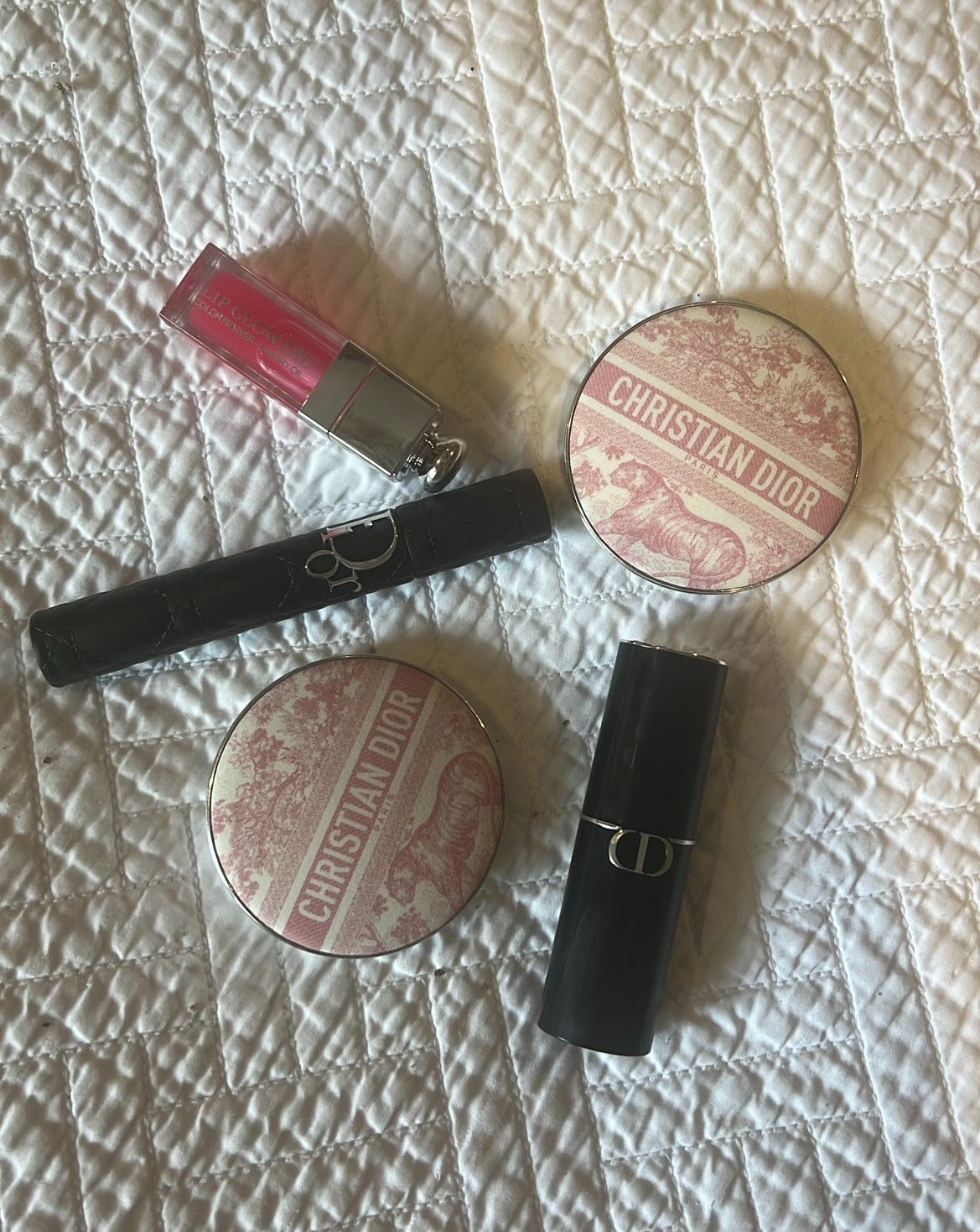 5 essential products from @diorbeauty that have me feeling great in 3 minutes. @diorbeautylovers #BECAUSEIADOREYOU #ad
  

 #LTKOver40 #LTKBeauty