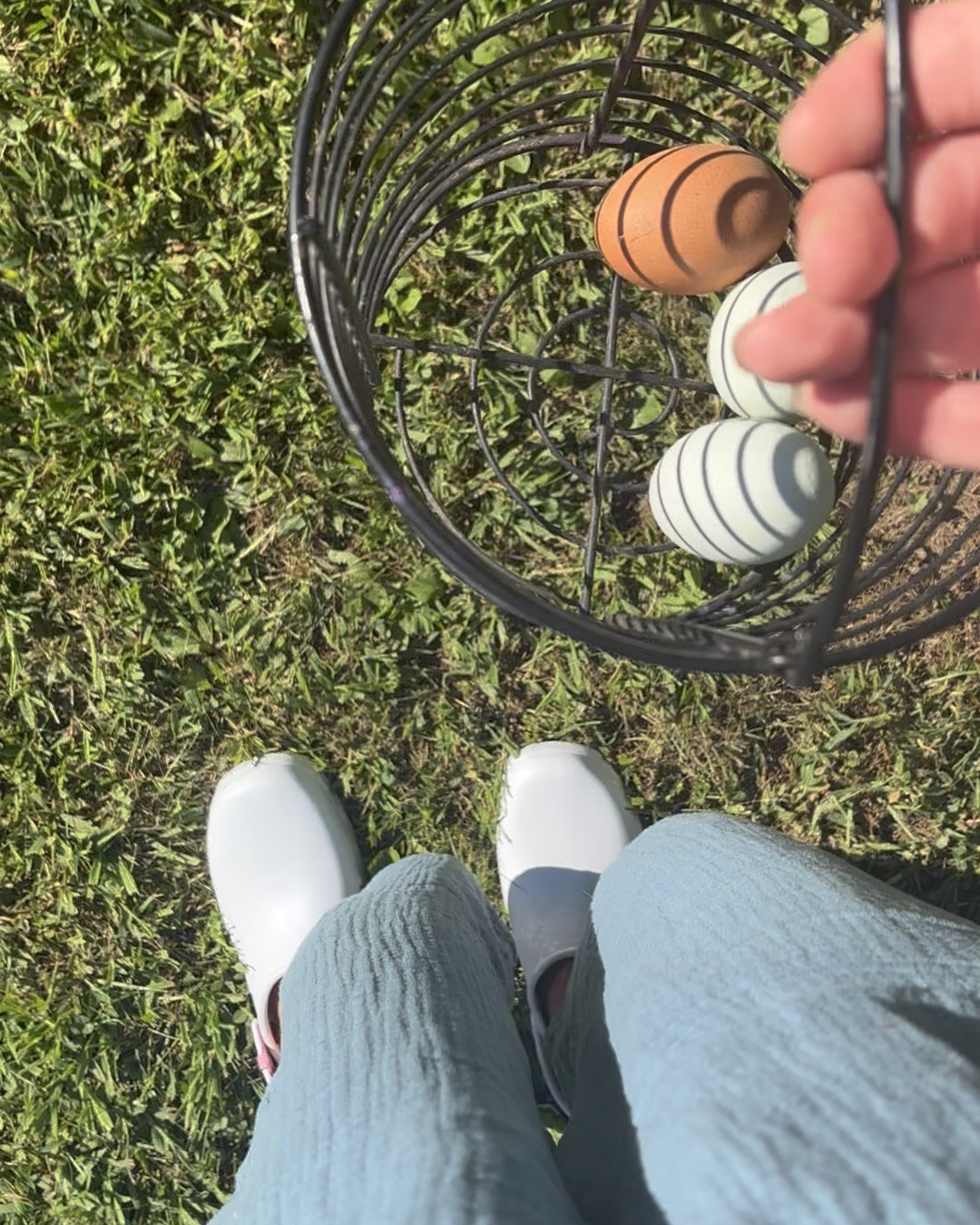 Get eggs with me! Love these shoes from Calzuro! 🤍☀️

#LTKSeasonal #LTKWorkwear #LTKActive