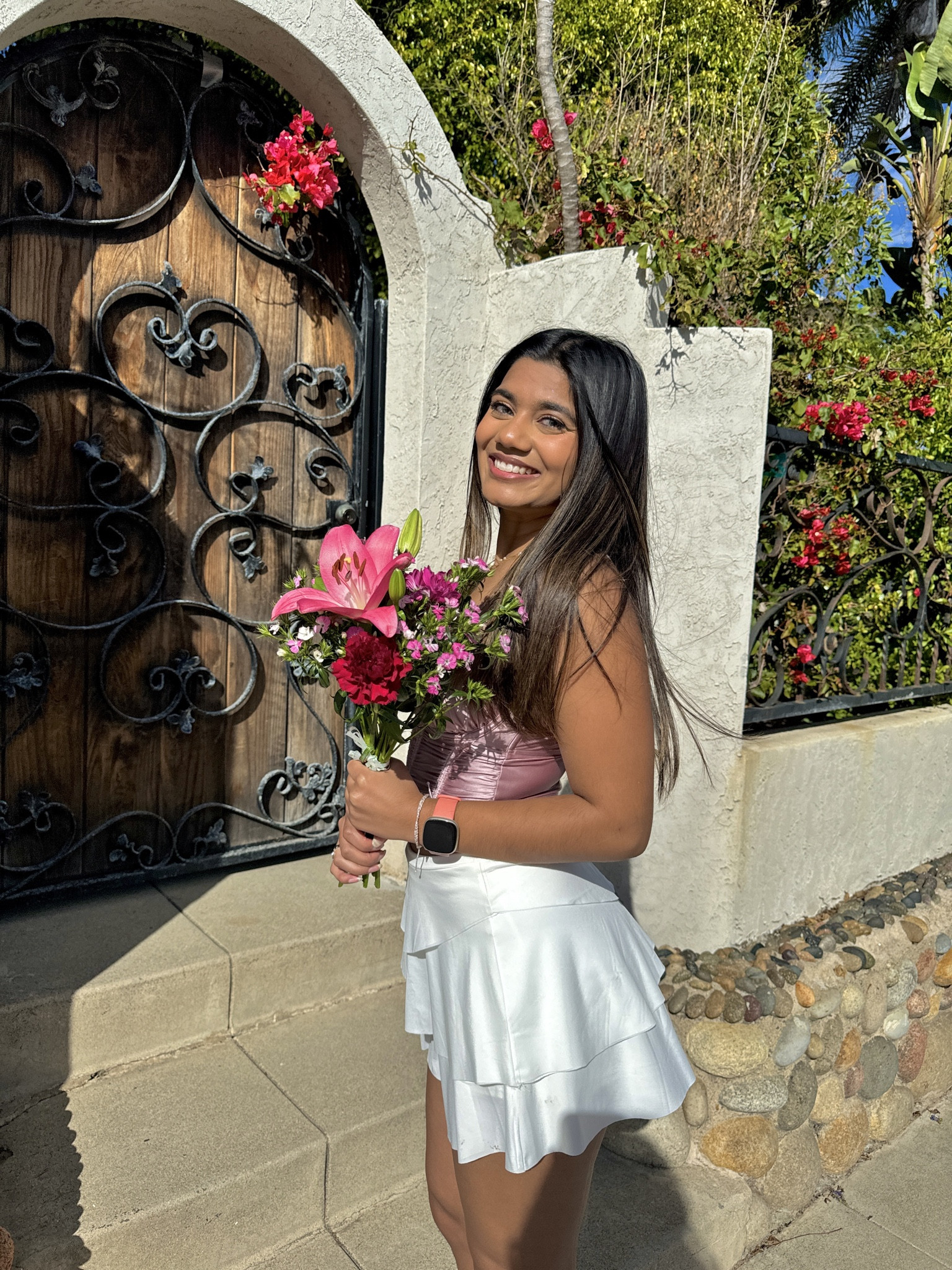 pink corset top, white flowy skirt, hollister, pink, white, spring outfits, spring break outfits, cute pink fits