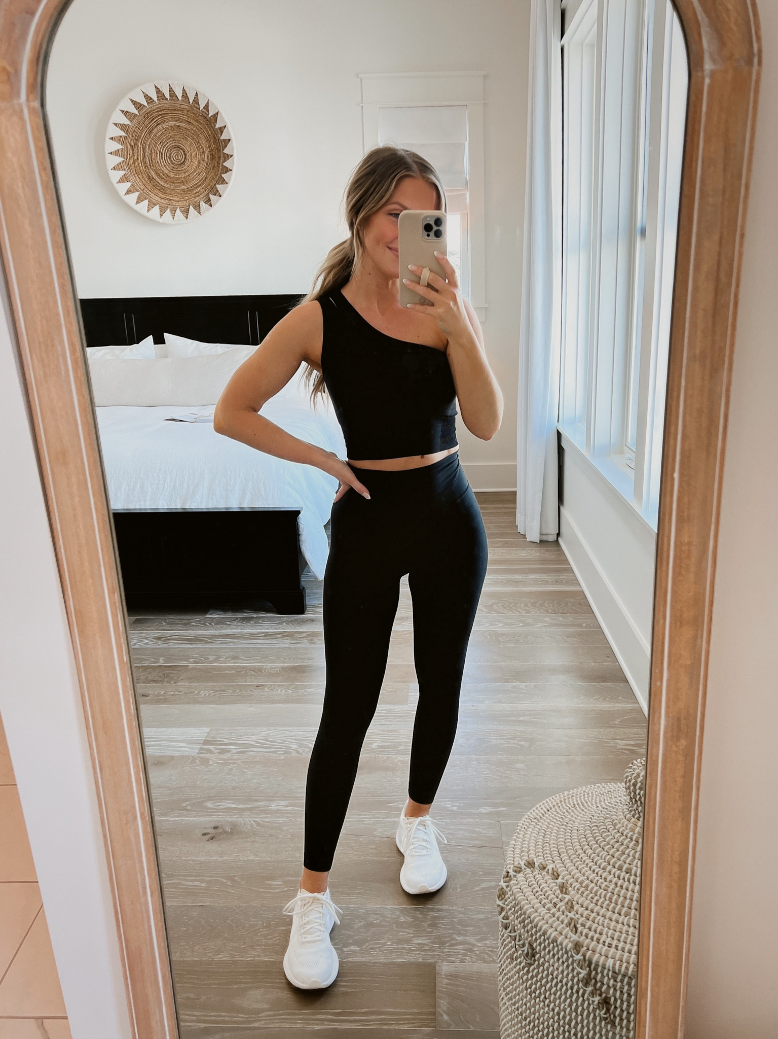 Small sports bra / 2 Align leggings 🖤

#LTKsalealert #LTKfit #LTKshoecrush