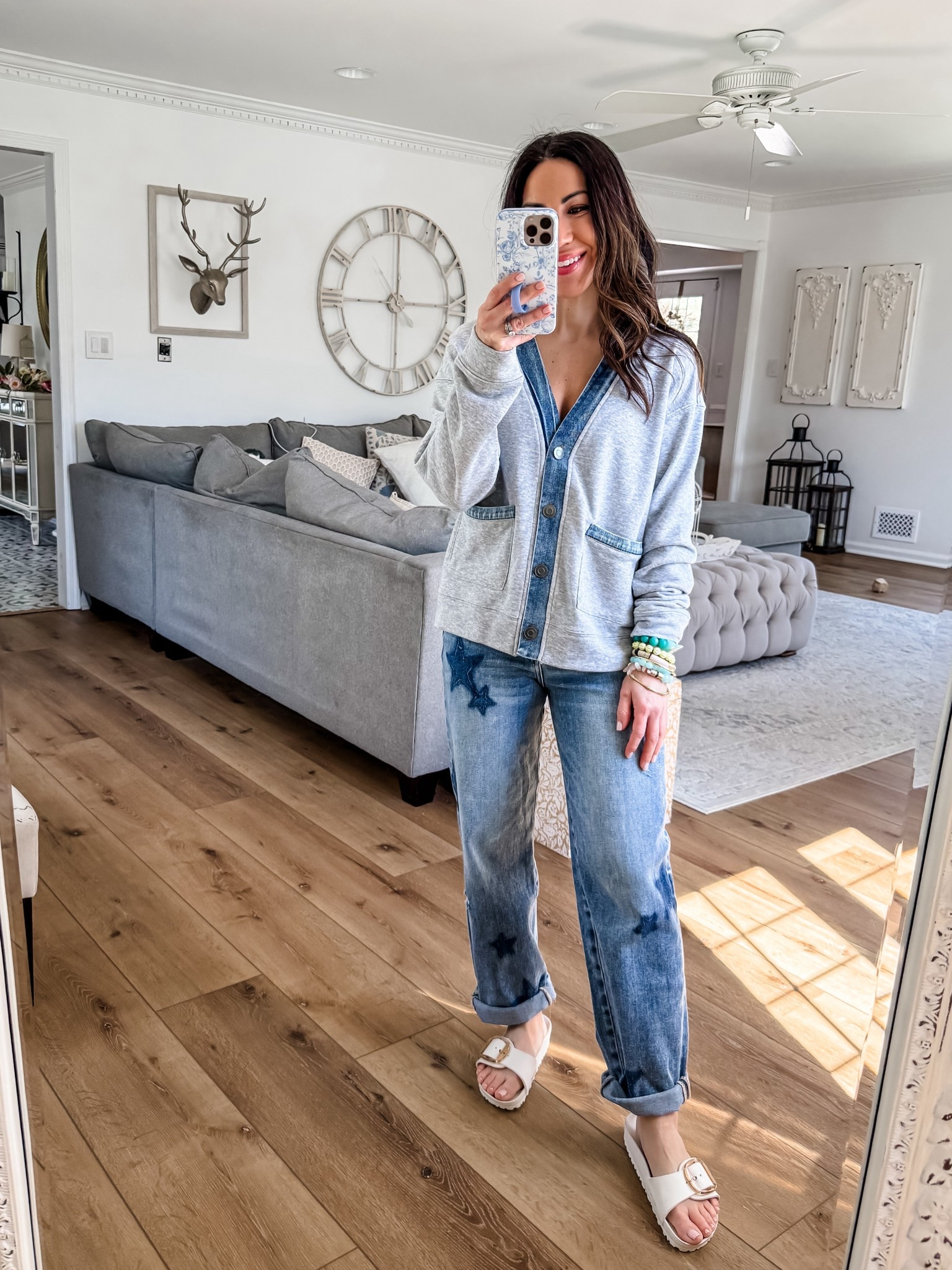 20% off sitewide @socialthreads with code TAMMY20. 
Small cardigan sweatshirt. 25 boyfriend jeans.

#LTKSaleAlert #LTKOver40 #LTKPetite