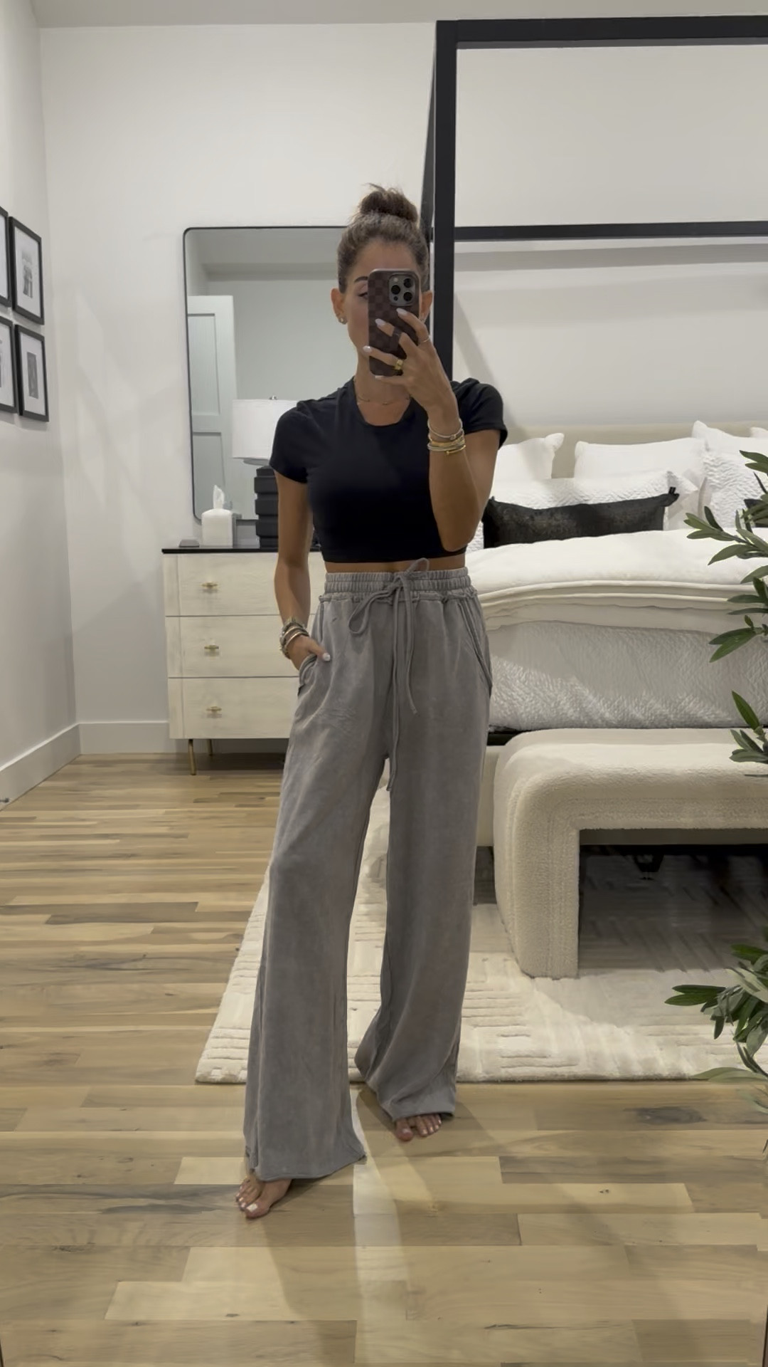 Sweatpants Amazon on sale size xs Abercrombie tee size xxs 