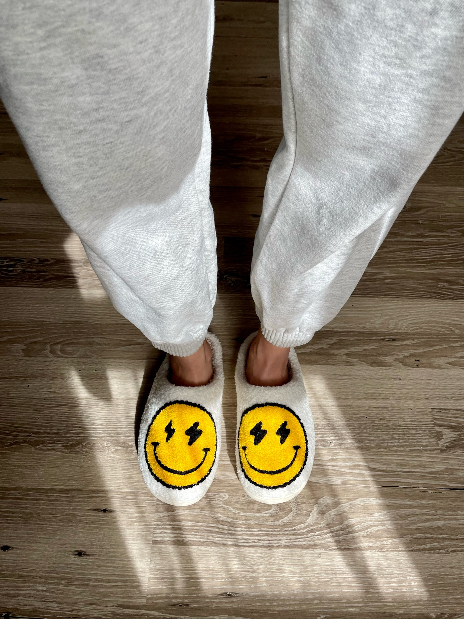 Love this fun smily face lighting bolt house slippers ⚡️🙃 I’ve gifted it to girlfriends and they loved it too. It’s on sale for $9! 

Slippers, house slippers, gift ideas, gift guide, under $10, Amazon finds, loungewear, sweats, sweatpants, casual outfit, Abercrombie, The Stylizt 



#LTKBacktoSchool #LTKFindsUnder50 #LTKHome