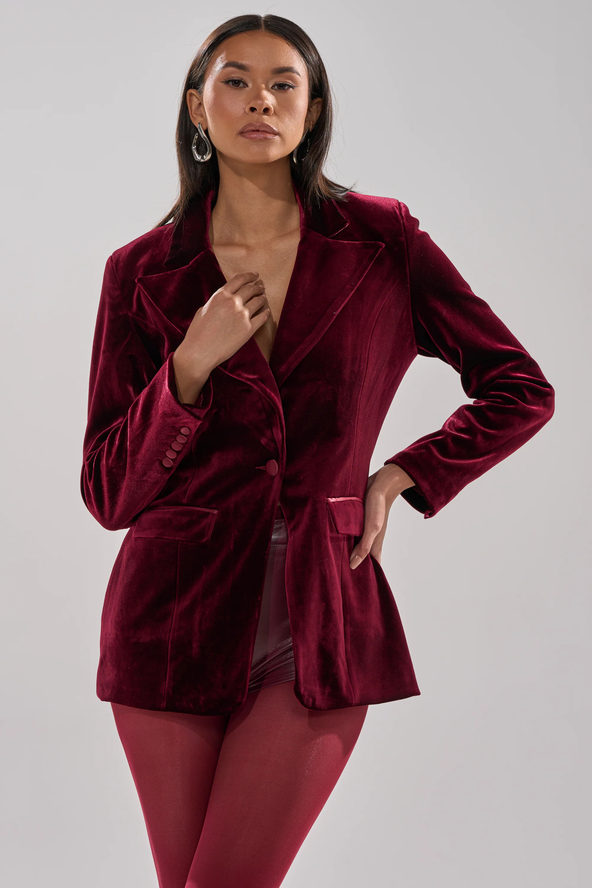 LUXE VELVET TUXEDO BLAZER | AKIRA