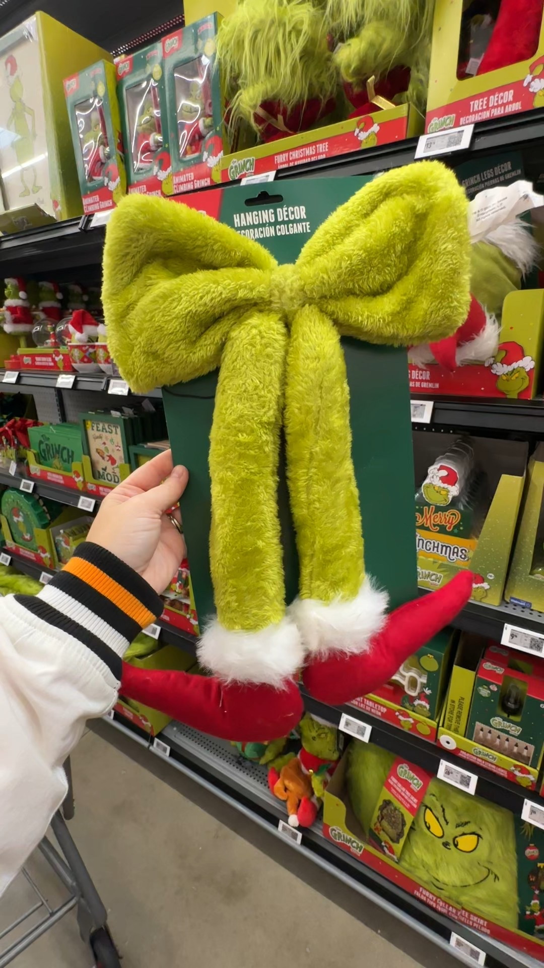 How cute is this Grinch bow?! 

#LTKHome #LTKSeasonal #LTKFindsUnder50