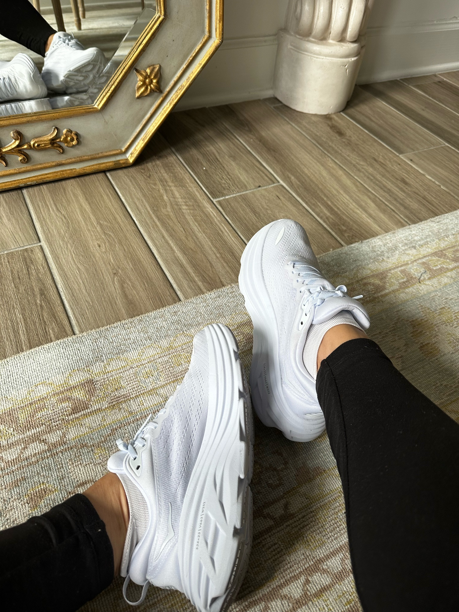 Hoka Bondi 8 Sneakers 

The best for hot girl walks, running, training, and leisurewear! Super cute with bump friendly outfits too! 



#LTKfitness #LTKbump #LTKGiftGuide