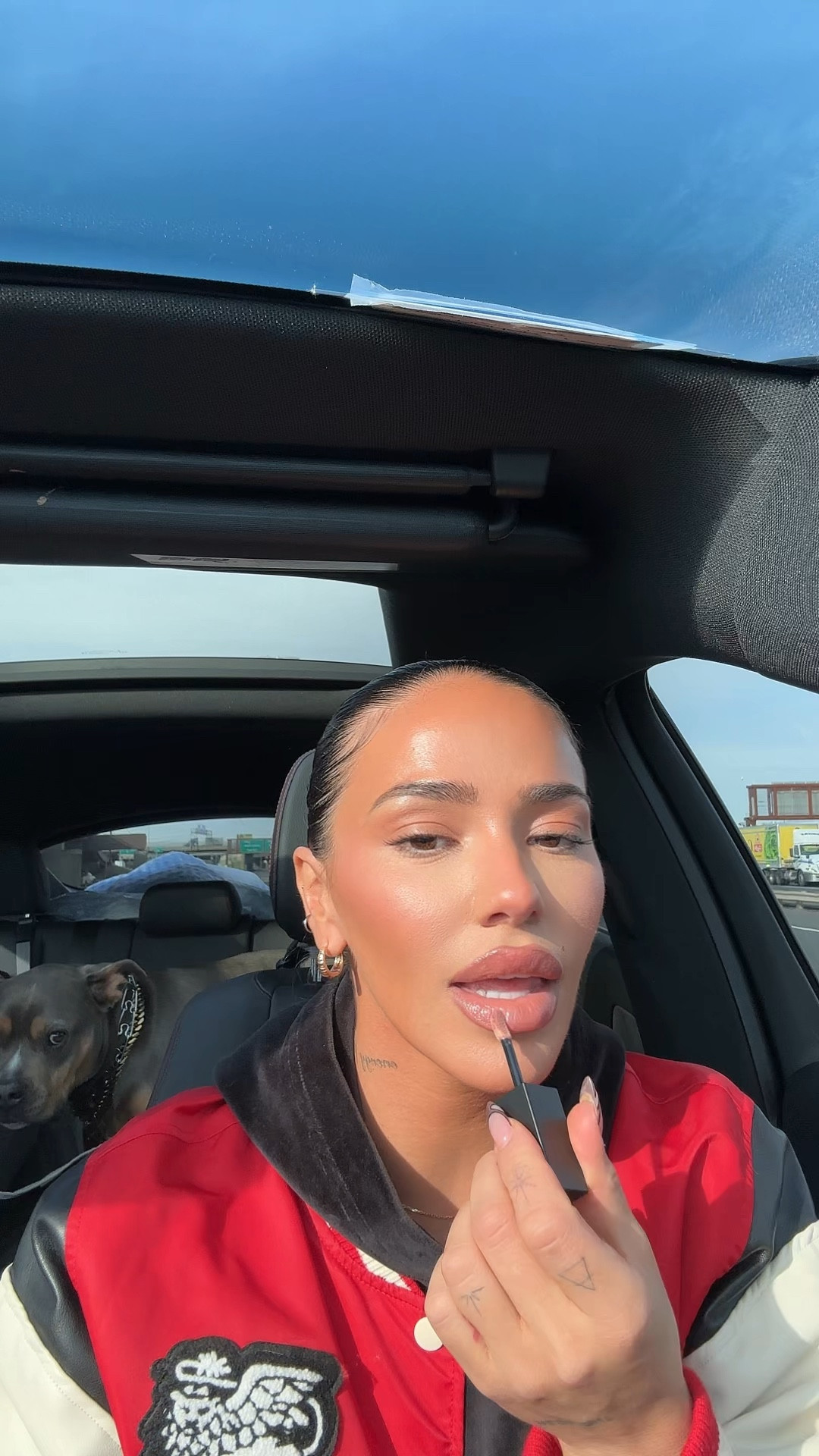 This gloss> 
Color “calm"