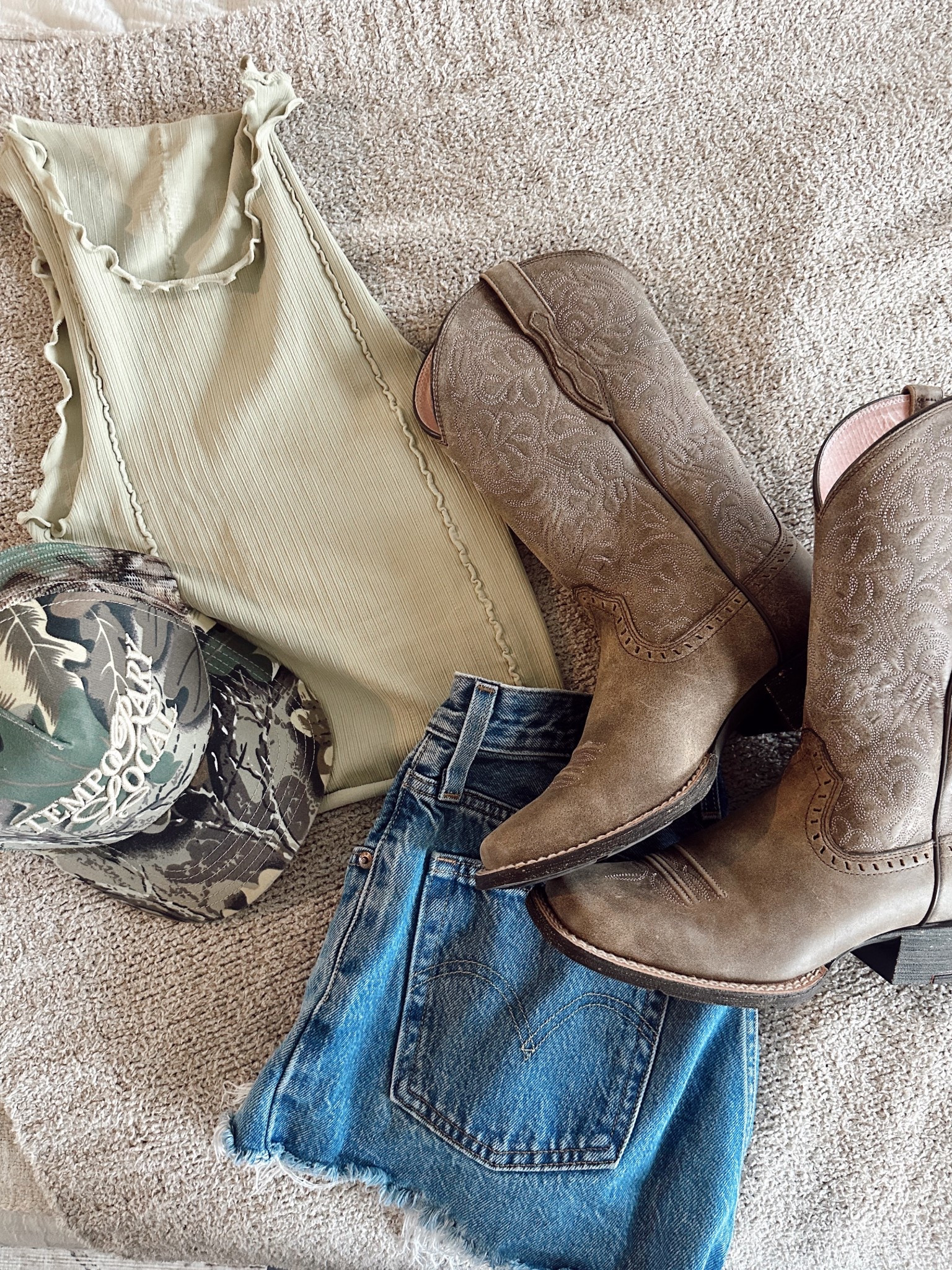 Fair time 🐄🤠🐖🐎👢✨