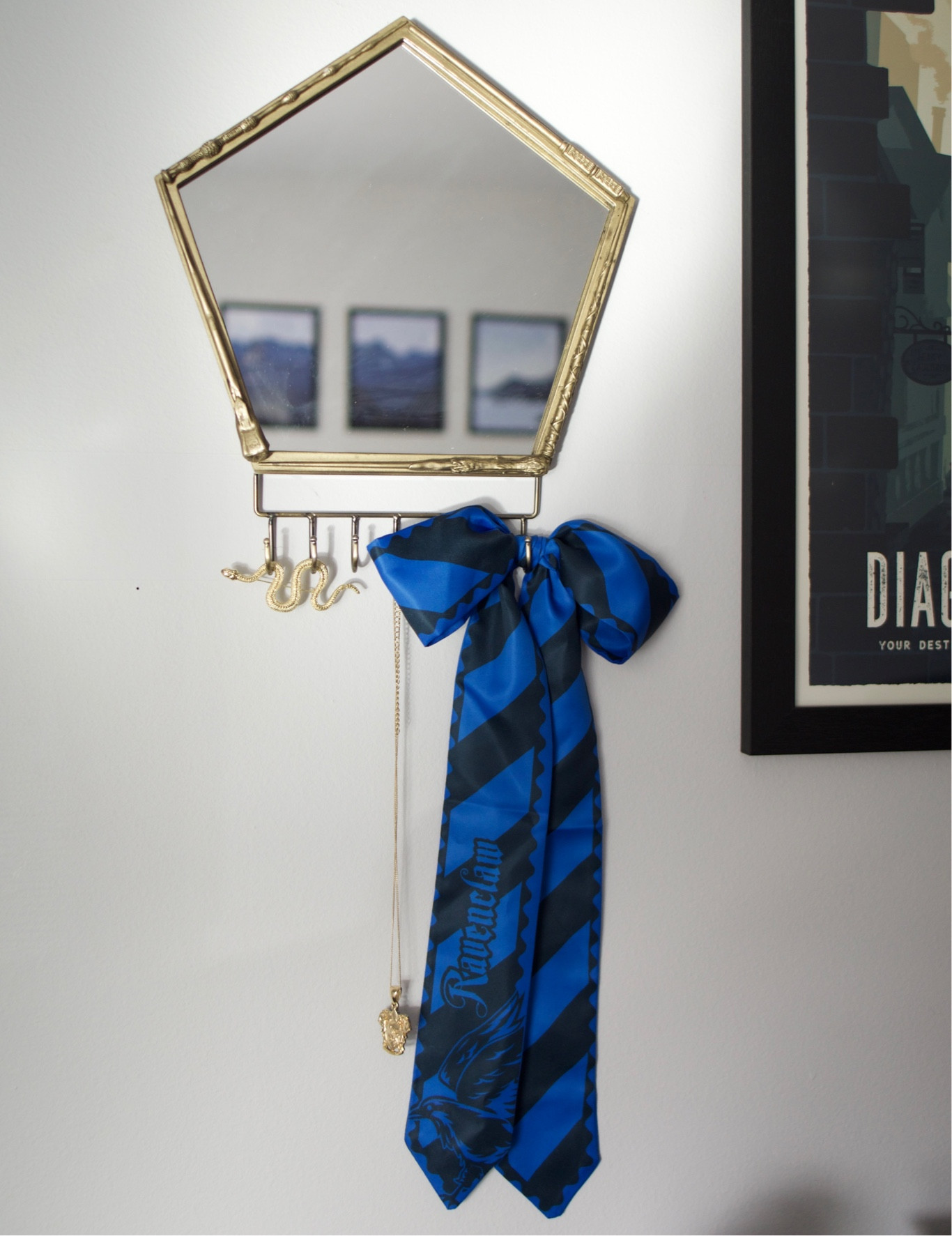 These are some of my favorite pieces in my Harry Potter themed guest bedroom!

#LTKhome