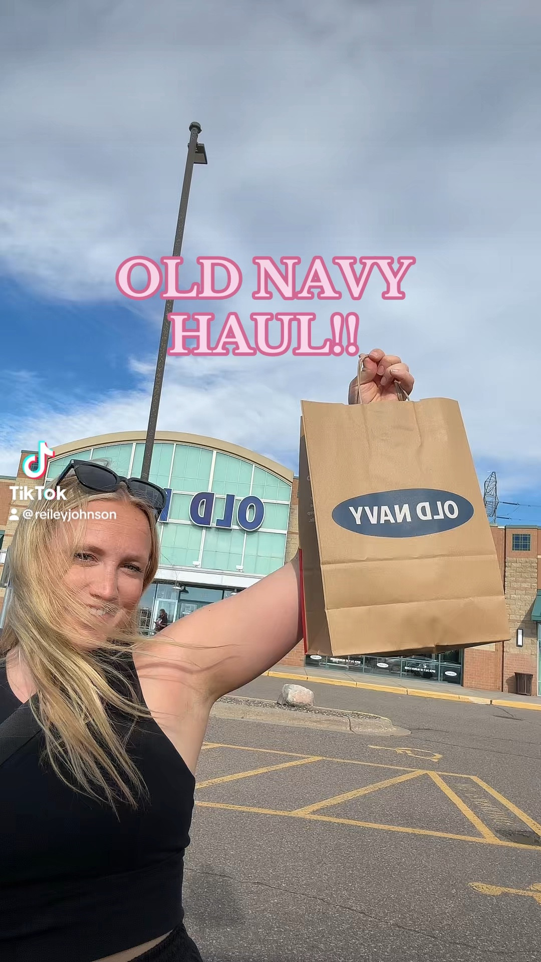 Old navy haul! 💙

#LTKSeasonal #LTKfindsunder50 #LTKActive