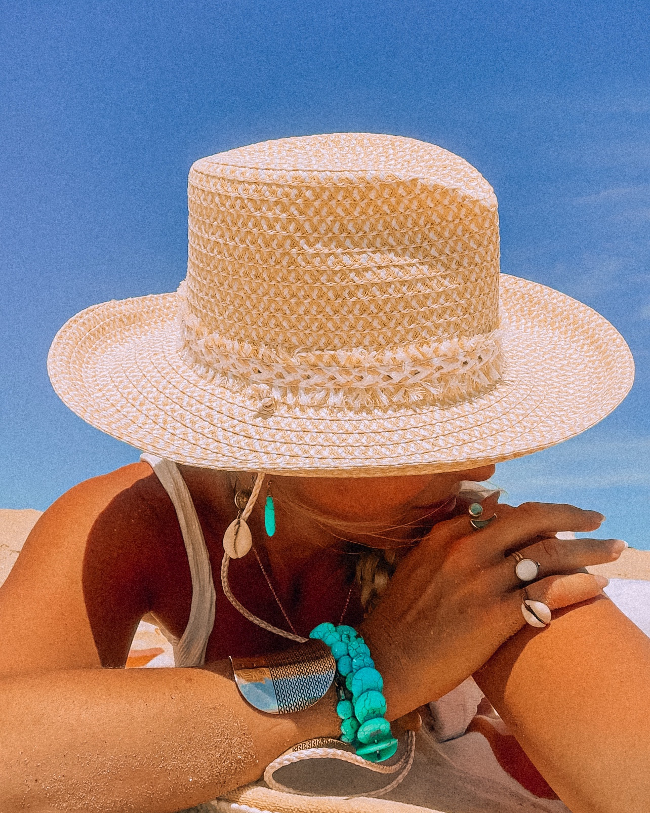 Use code KELLY10🫶🏼 🐚🫶🏼my new obsession — a fringe-detailed hat + matching sandals from @ericjavits. We love when its luxe and practical

☀️Western shape giving the coastal cowgirl vibes
☀️Practical functionality for those windy beach days (chin strap bead = not hats flying off down the beach) ☀️Comfy sandals to match with a thicker sole so the hot sand stays OUT on those treks down to the beach ☀️Coordinating set = always a yes from me

Use code KELLY10 for 10% off at ericjavits.com (expires 7/31/25)💻 
 Trust me, you’re gonna want to zoom in on these details 👇🏼✨
 
#EricJavits #SummerEssentials #ElegantStyle #BeachReady #ChicAccessories #SummerStyle #FashionStatement #LuxurySummer #TimelessElegance #ad#LTKSummerEdit

#LTKSwim