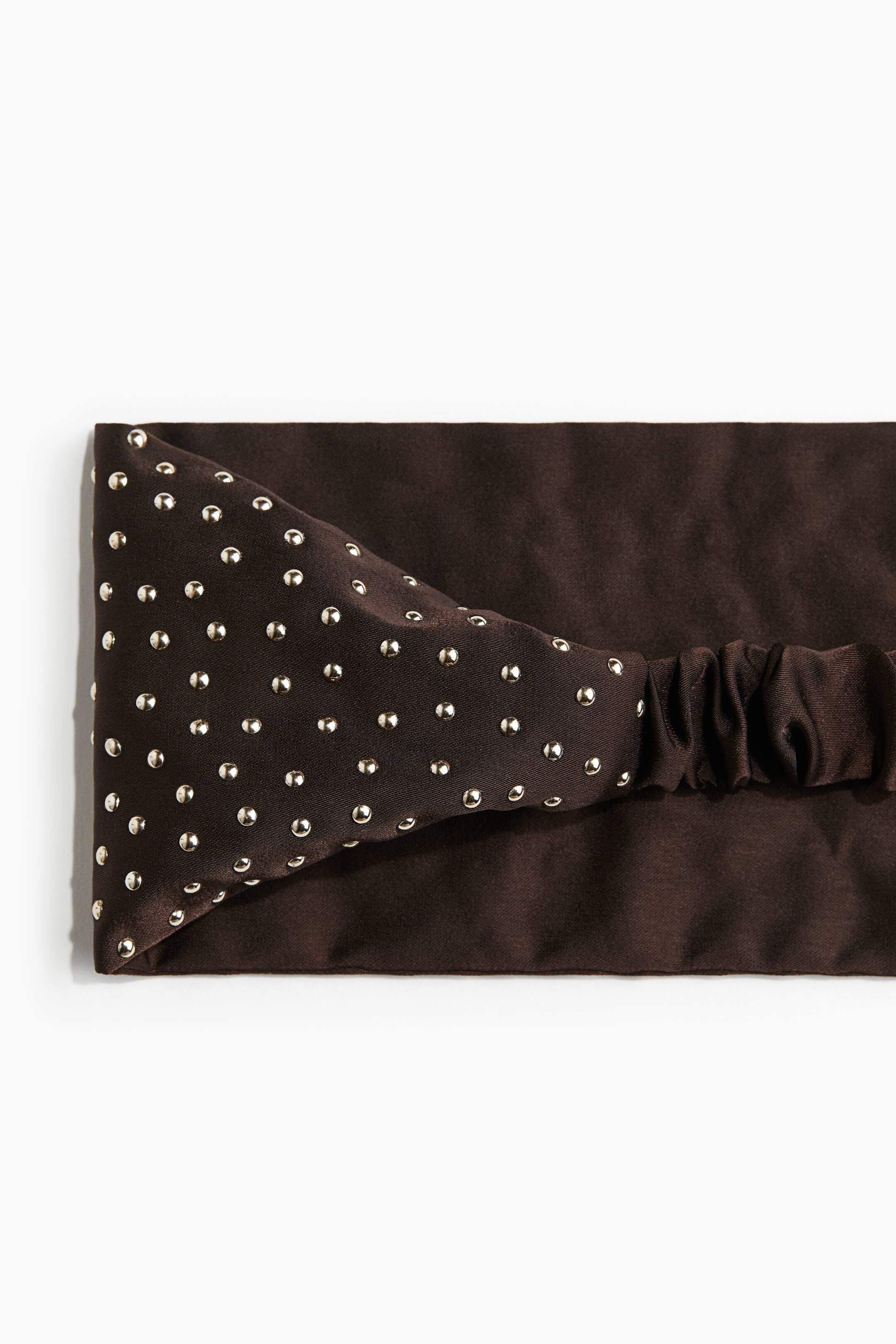 Satin-Haarband mit Nieten - Dunkelbraun - Ladies | H&M AT | H&M (DE, AT, CH, NL, FI)