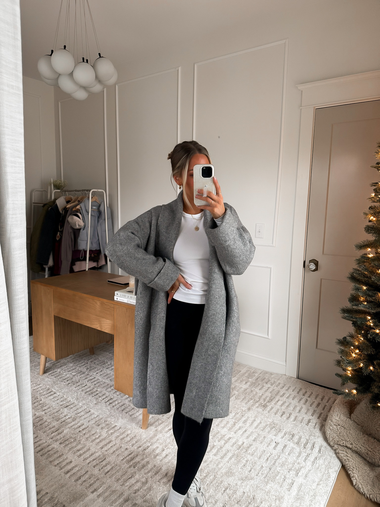 Saw this grey duster in store and I immediately had to try it on! 🤩 

I can’t find it online 😭 but linking a similar option for you! 🫶🏻 Would be a super cute holiday gift!

#LTKFindsUnder100 #LTKGiftGuide #LTKSeasonal