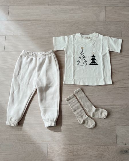 Cute Christmas t shirt says “peace on earth” on the back! These sweatpants are SO SOFT and come in a bunch of different colors! He has the shade “bone"

Baby boy style, baby boy outfit, Christmas baby style, holiday baby fashion

#LTKbaby #LTKSeasonal #LTKHoliday