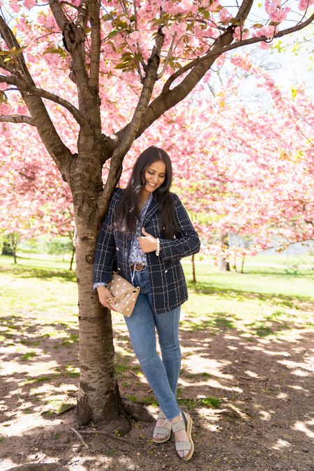 The spring flowers are in full bloom. Loving the sunny weather with the cool wind! 🌸🌸🌸



#springfashion #fashion #spring #ootd #style #summerfashion #springstyle #pantset #jeansoutfit #ooo #ootd

#LTKworkwear #LTKtravel #LTKSeasonal