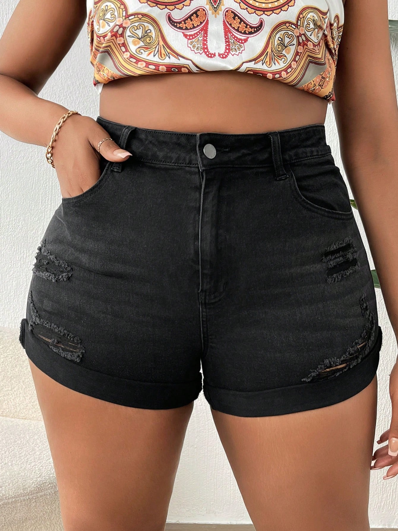 SHEIN SXY Plus Ripped Roll Up Hem Denim Shorts4.73(100) | SHEIN