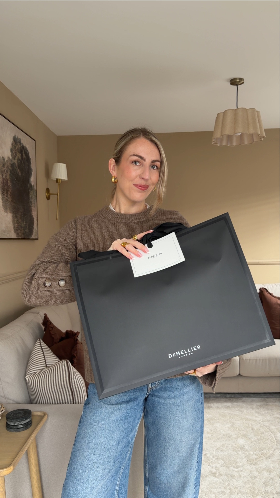 Unboxing my new Demellier Hudson bag 💼 this is the light taupe suede 

Spring bag, suede bag 

#LTKspring #LTKbag #LTKuk