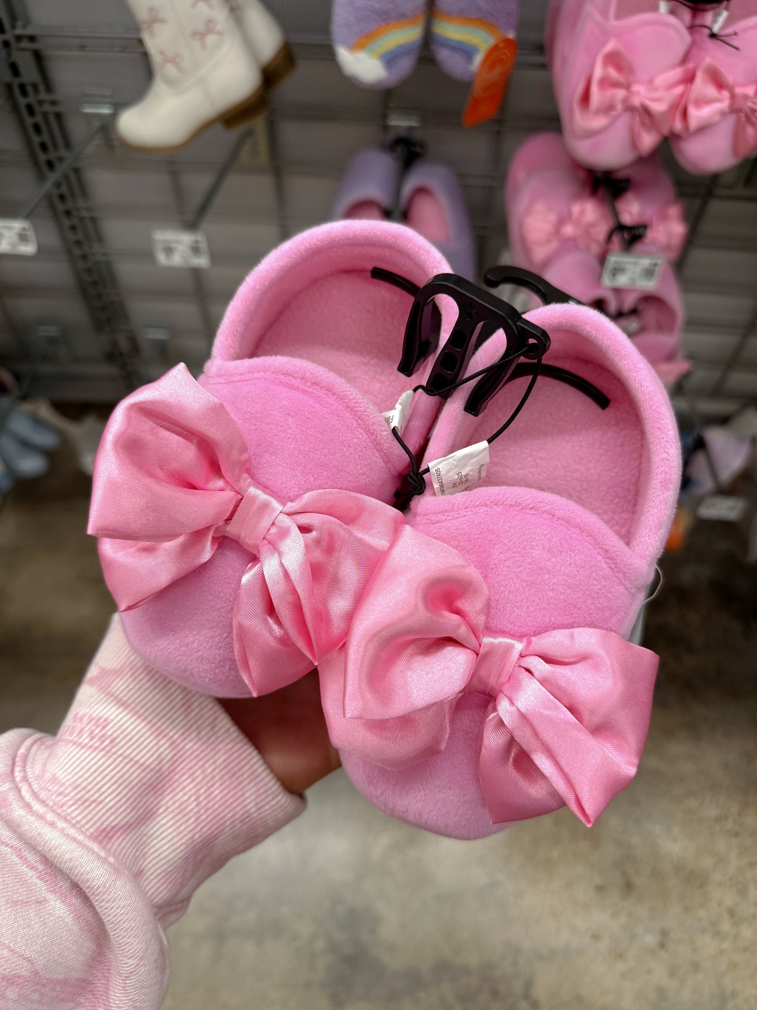 Toddler slippers 

#LTKHoliday #LTKKids #LTKSeasonal