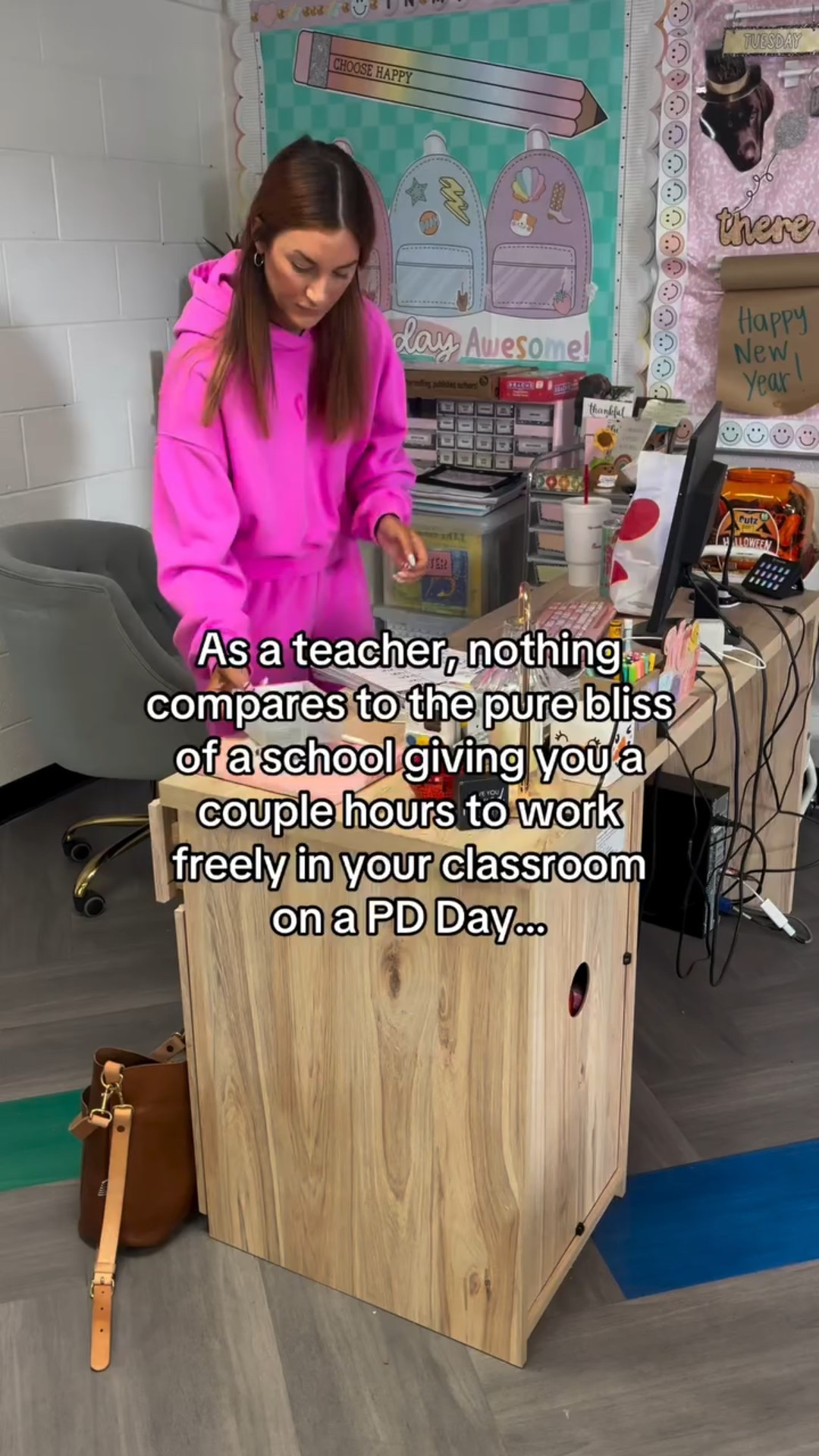 Do you get time to work in your rooms on PD Days???

#LTKootd #LTKFindsUnder50 #LTKActive