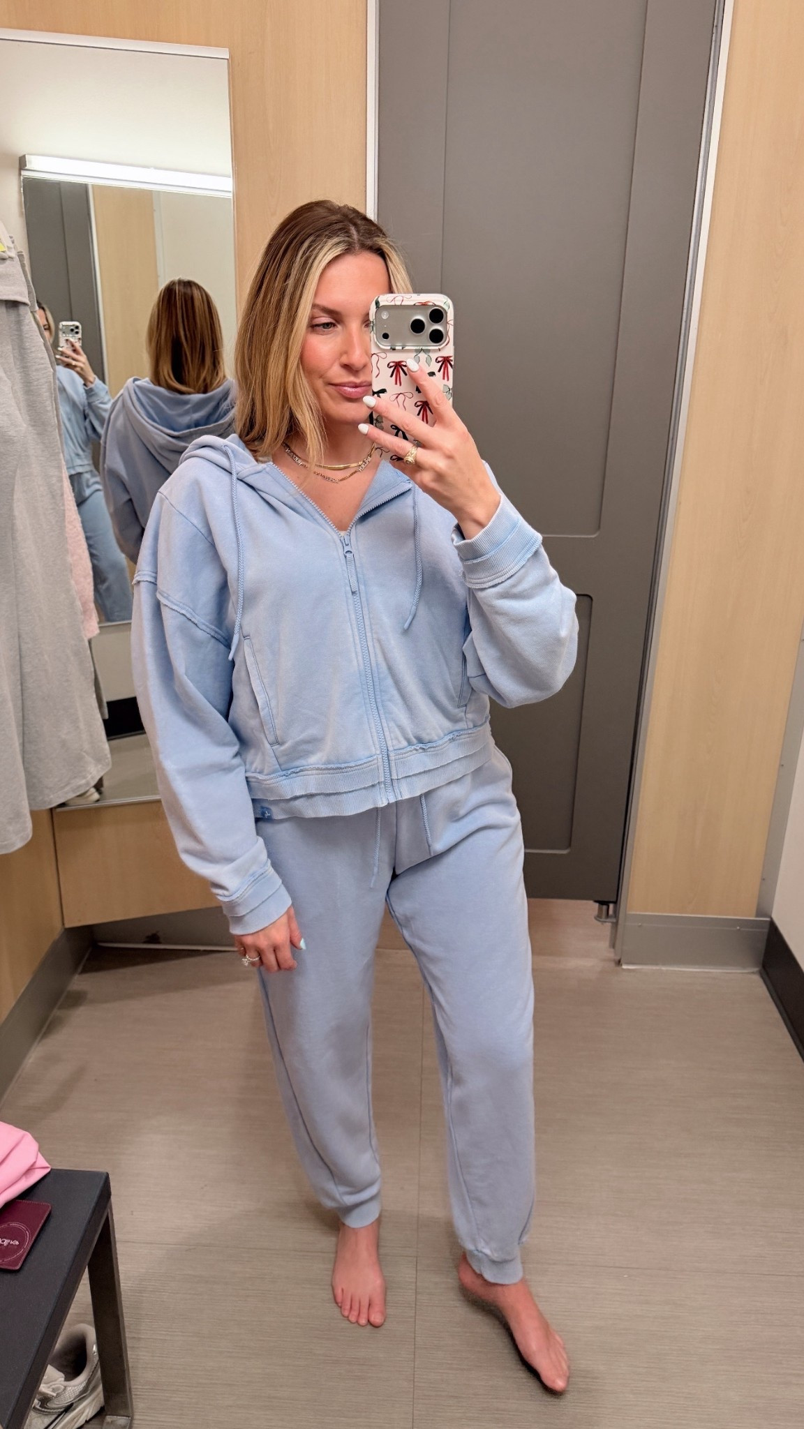 ANOTHER comfy target set in such a pretty color!!! 

#target
Target sweat set
Blue set
Mom outfit
Cozy mom outfit
Casual outfit 

#LTKdayinmylife #LTKmomlife