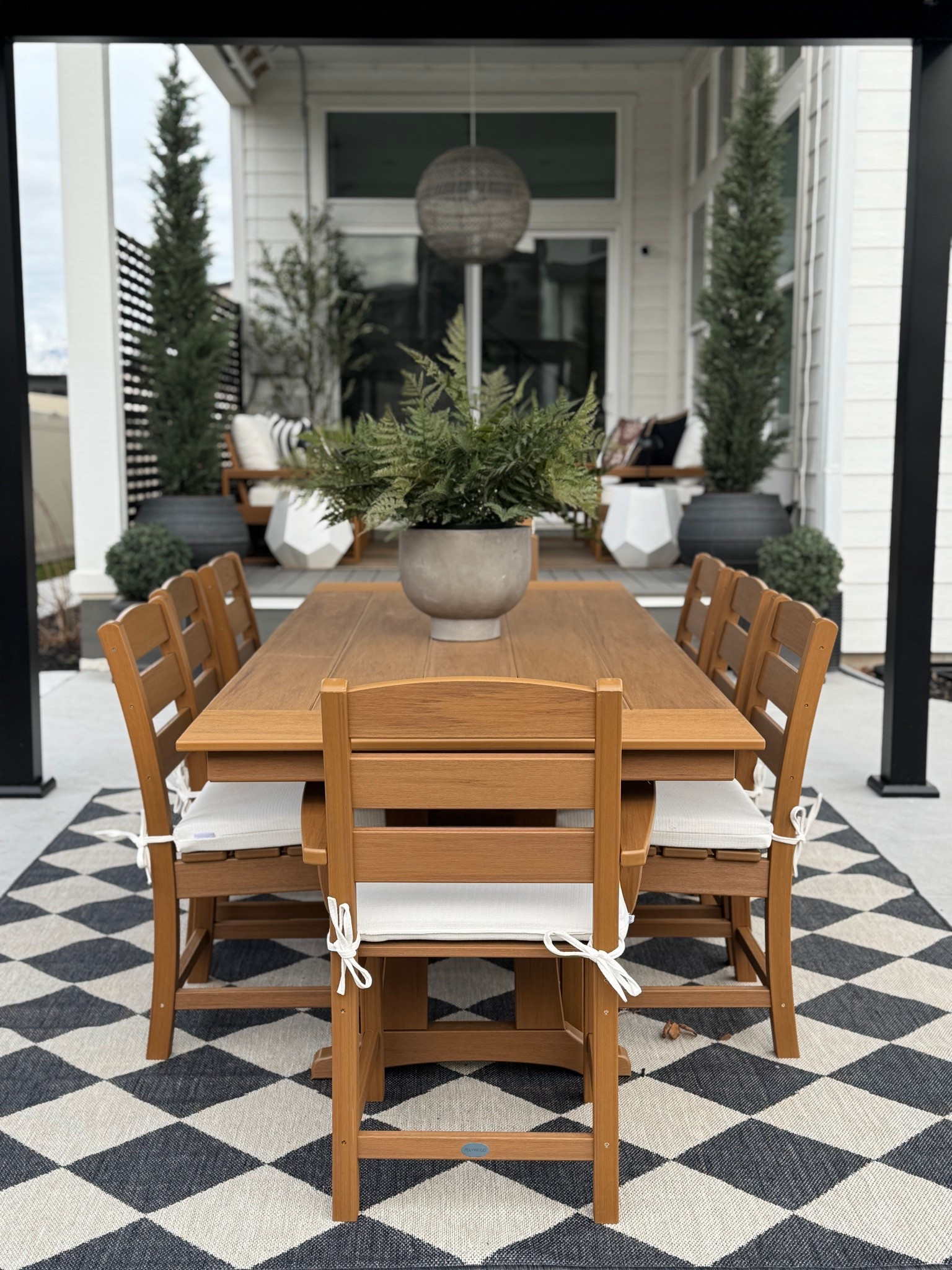 Outdoors dining area 

#LTKSeasonal #LTKHome