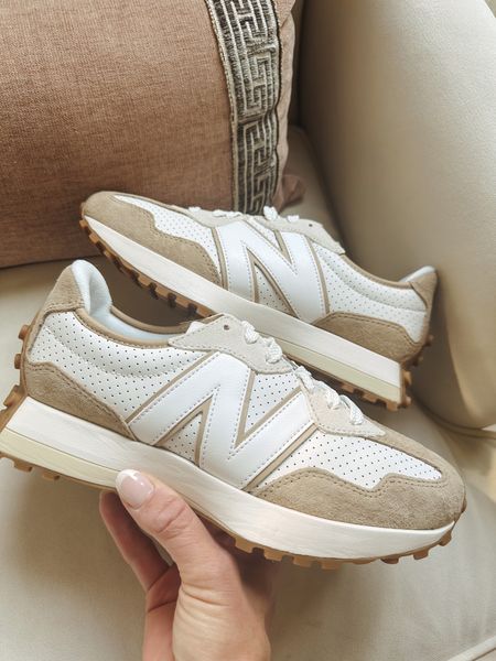 New color in the new balance 327 sneakers. Love these shoes so much and this is the perfect neutral 
Fall shoes
Fall sneakers
Fall outfits 

#LTKover40 #LTKshoecrush #LTKstyletip
