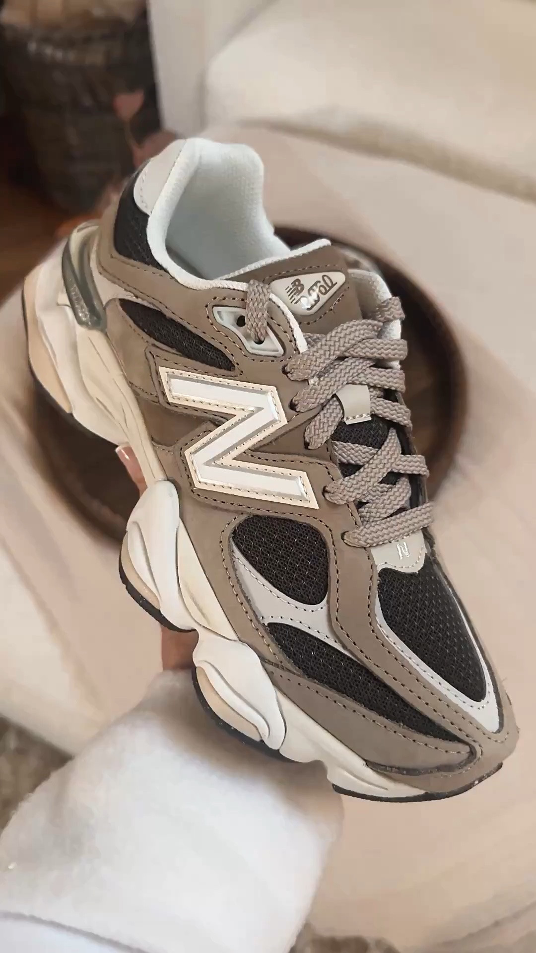 best selling new balances from last fall are BACK IN STOCK!!!!! 🤎🙌🏽🍂💨 runnnn because these will sell out so fast! got my true size!

#LTKootd #LTKfitnessgoals #LTKSeasonal