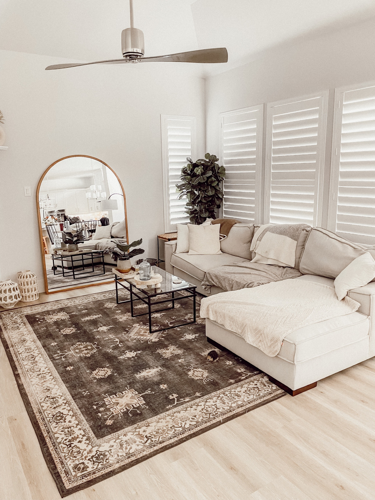 Living room home decor for spring