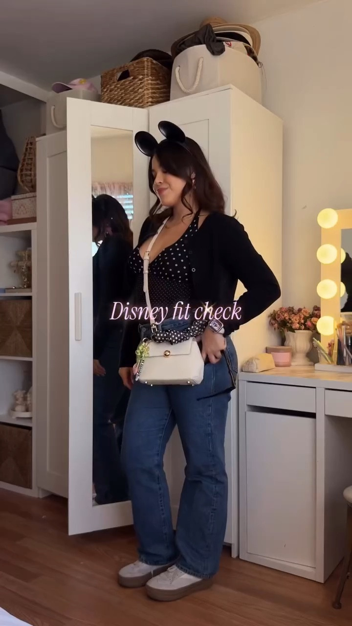 A lil behind the scenes of today’s magic 🎡✨
Part 20

Comment Disney fit 🔗
#disneyfit #disneyspringfit #springstyle #polkadots #disneyoutfits