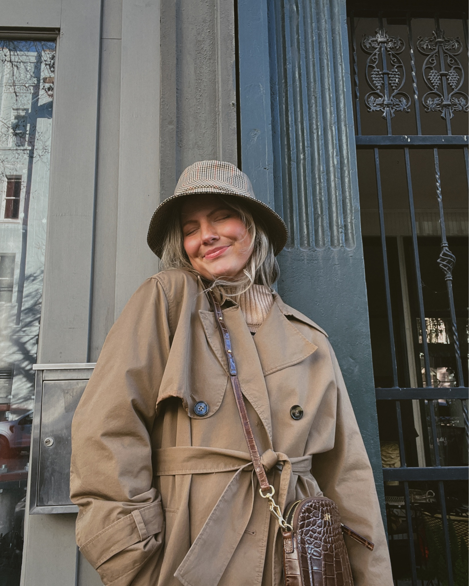 Trench coat, bucket hat, crossbody bag, cozy travel outfit

#LTKTravel #LTKWorkwear #LTKHoliday
