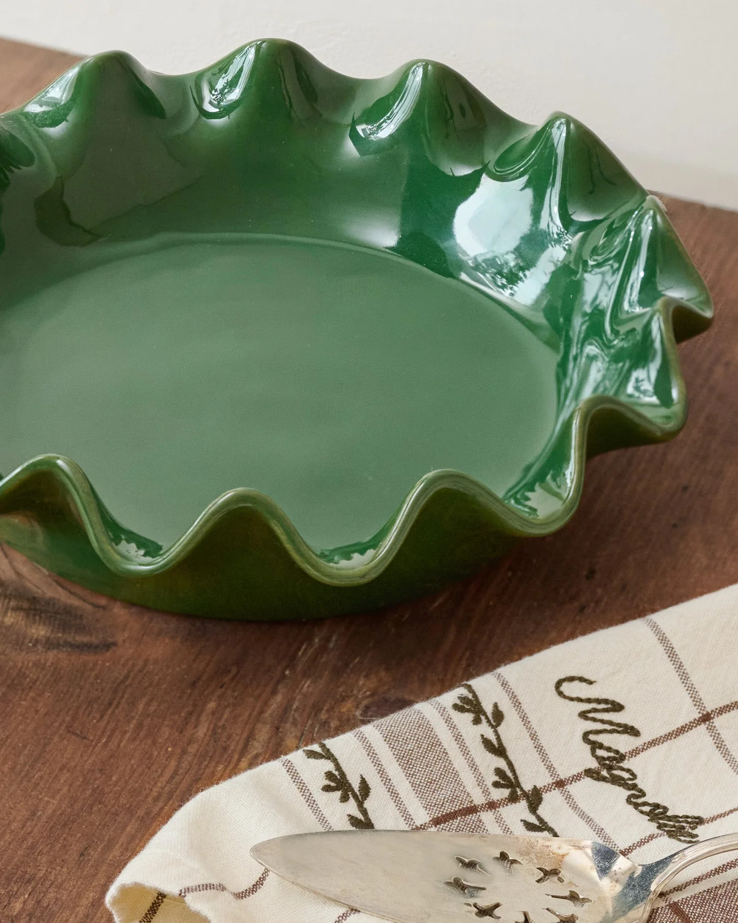 The Cottage Collection Forest Green Scalloped Pie Dish | Magnolia