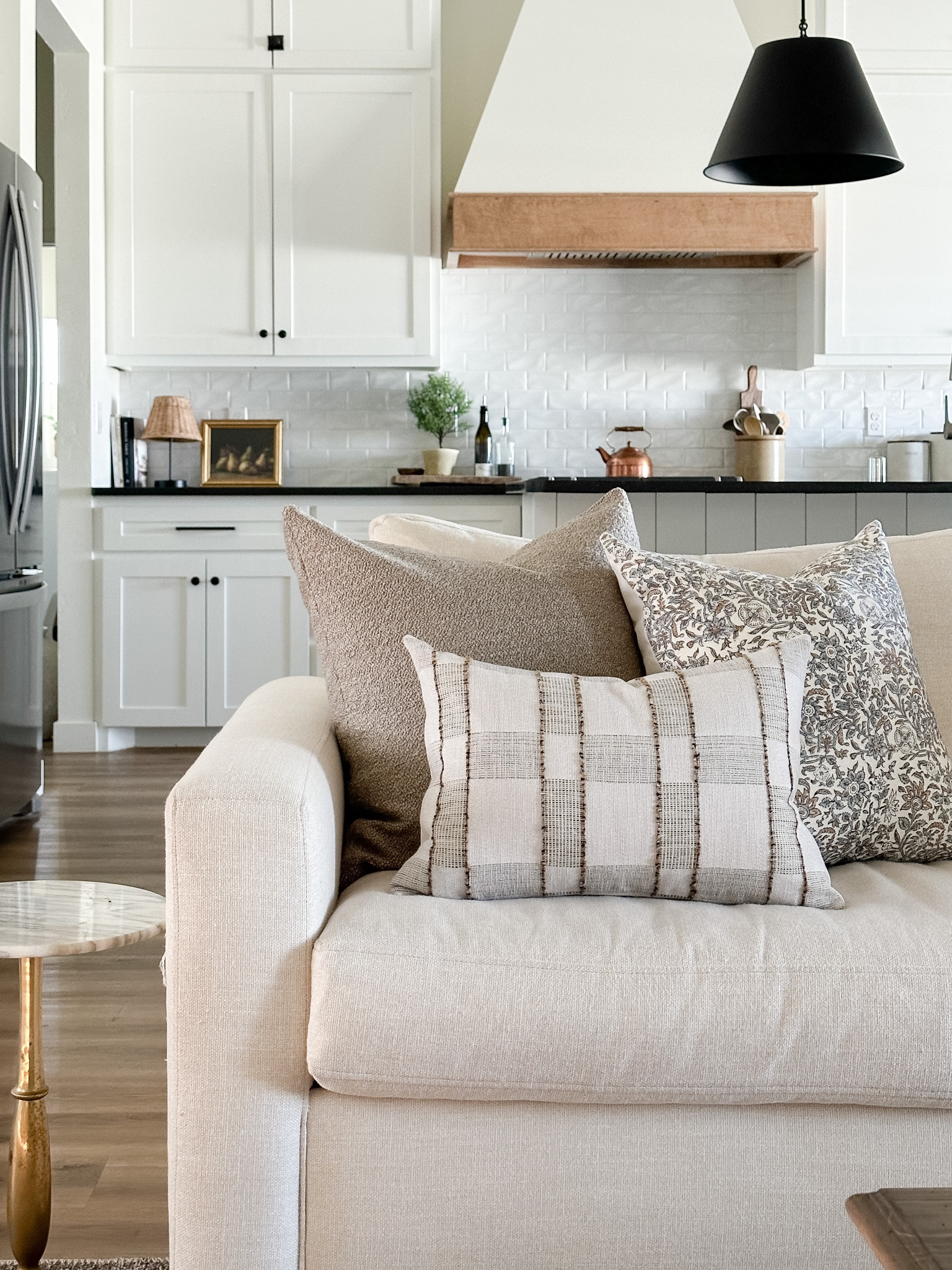 perfect pillow combo from @Colin+Finn 

Pillow Sizing Below:
Solid 22 x 22
Floral 18 x 18 
Lumbar 14 x 20

#LTKhome