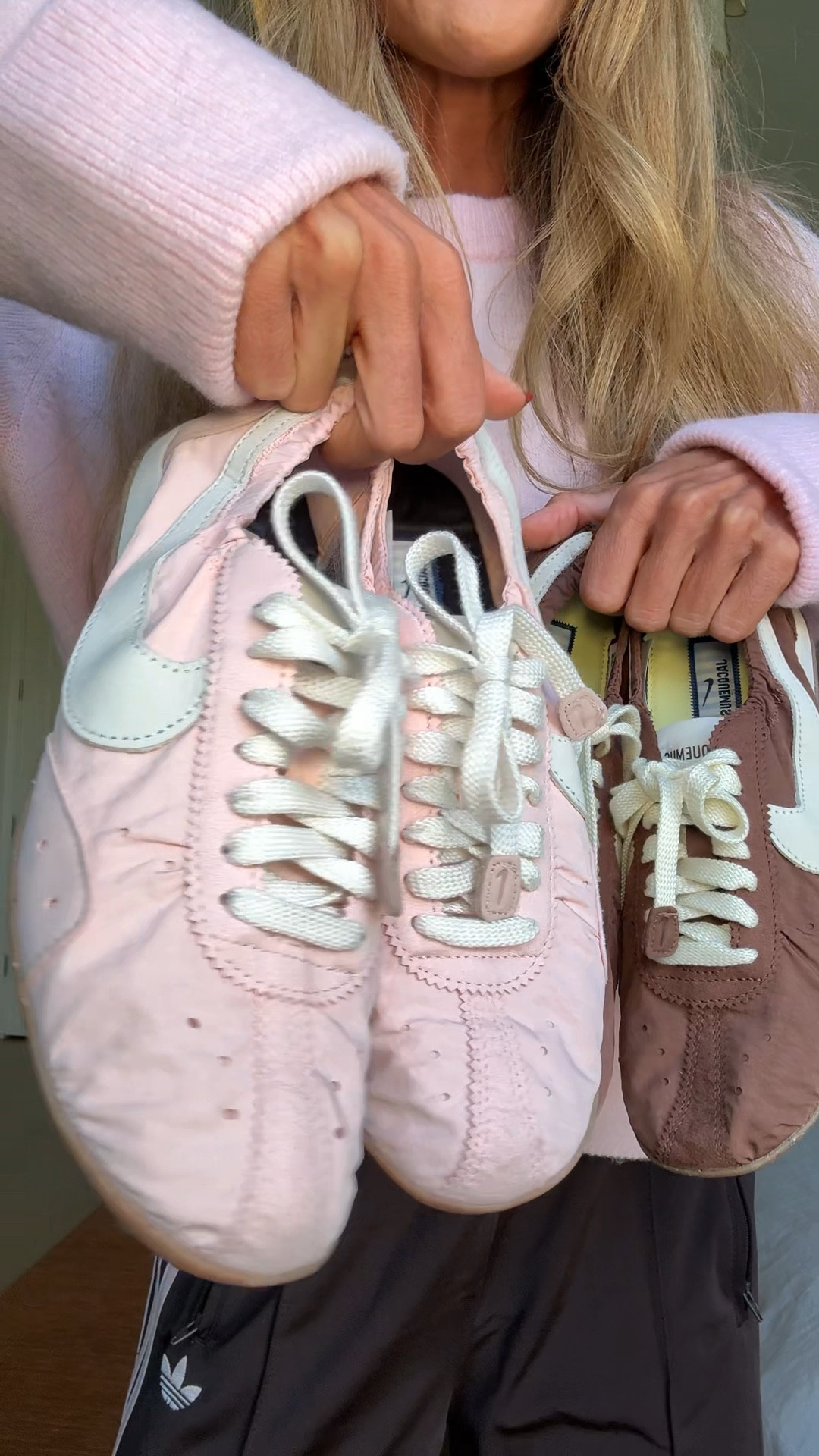 Sports mom look to the max 

Pants xs
Sweater small