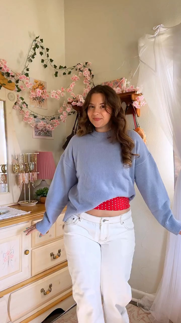 How to tuck in your sweaters & hoodies! Sweater and tank from @suuksess 🤍 linked in my LTK! 
•
#suuksess #cottonrib #silkcashmere #outfitinspiration #fashioninspo