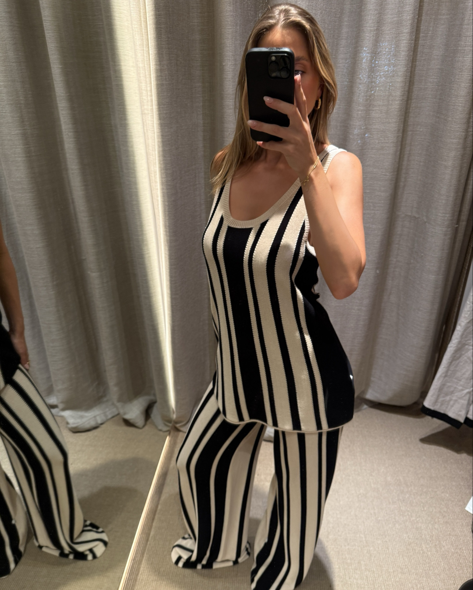 A knit mini dress that can also be worn as a top..say less 🌟 