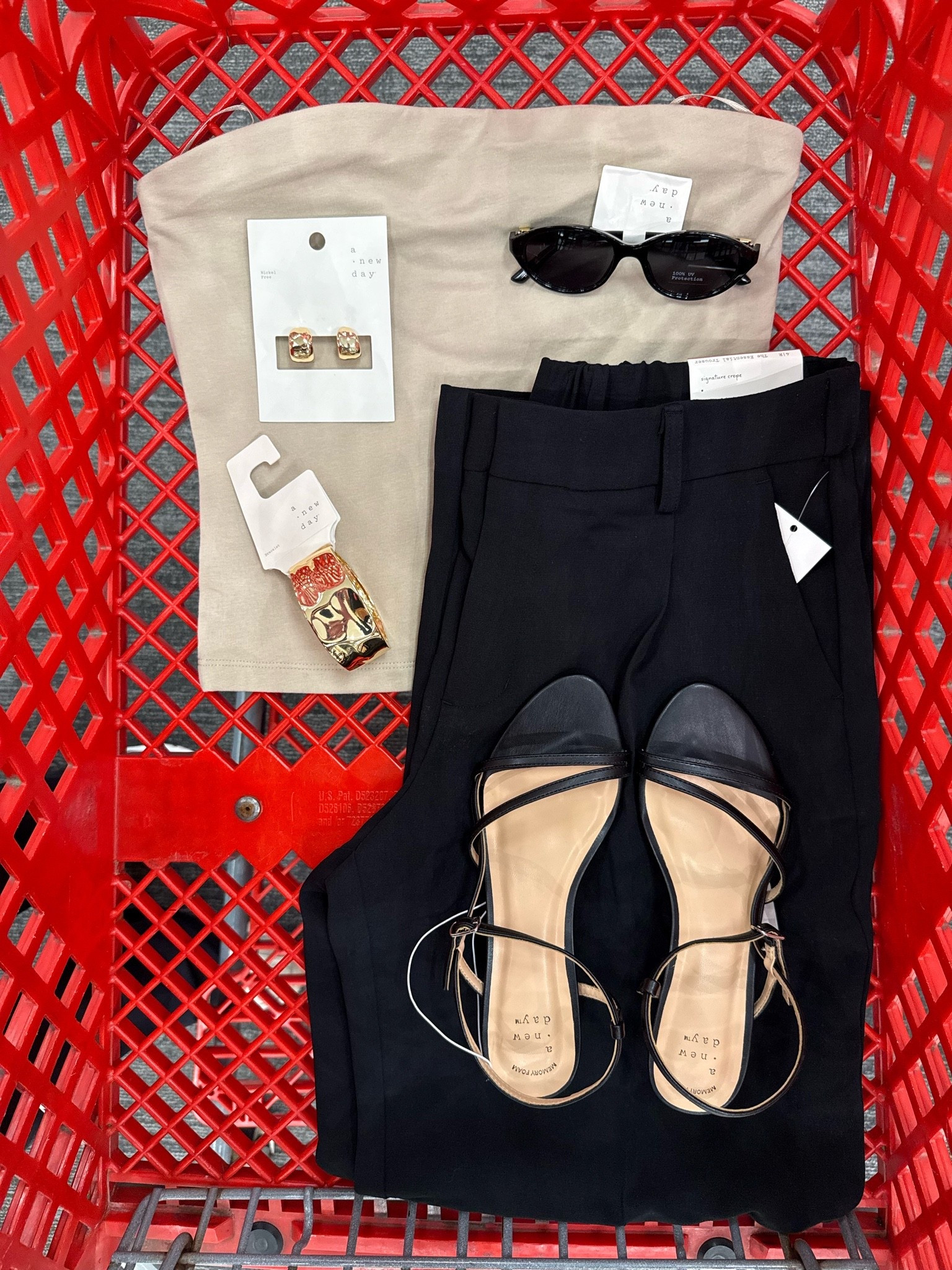keeping it simple, but never boring🖤 @Target